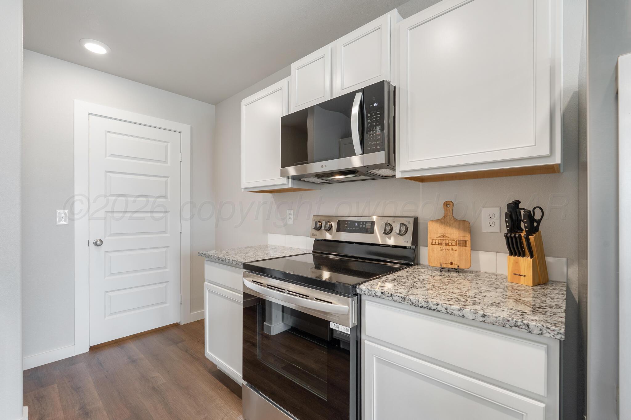 6403 Blueberry Way Property Photo 12