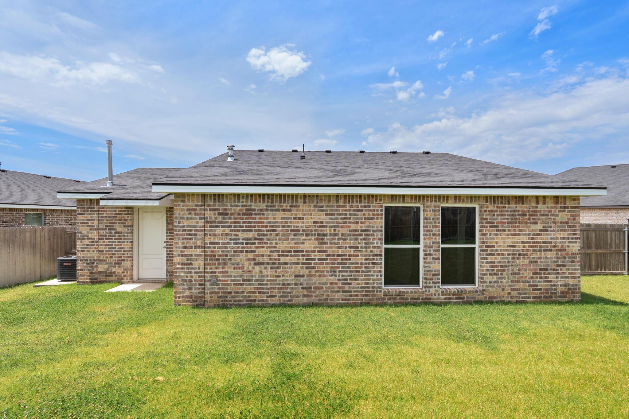 6403 Blueberry Way Property Photo 28