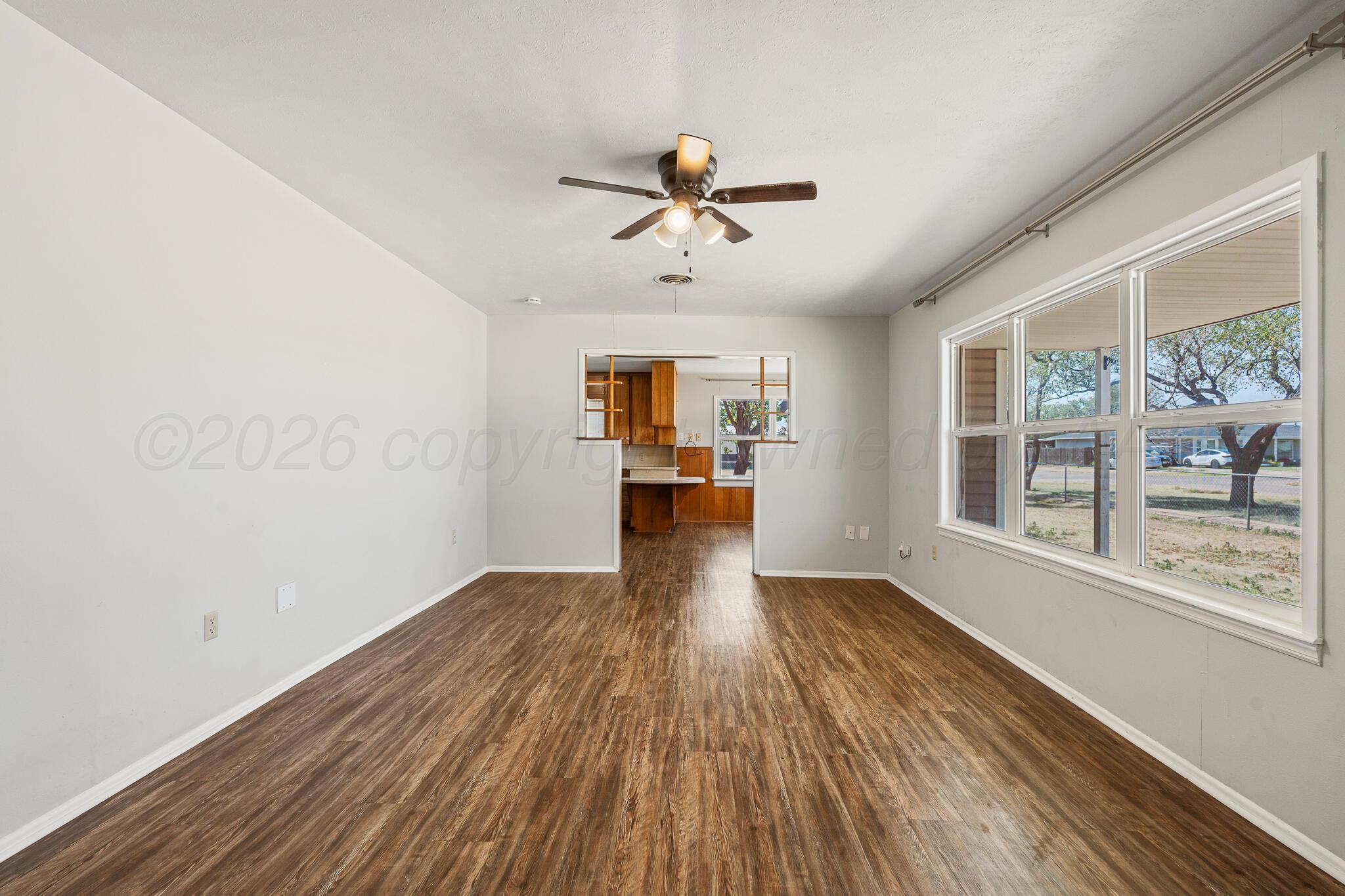 401 E 7th Street Property Photo 9