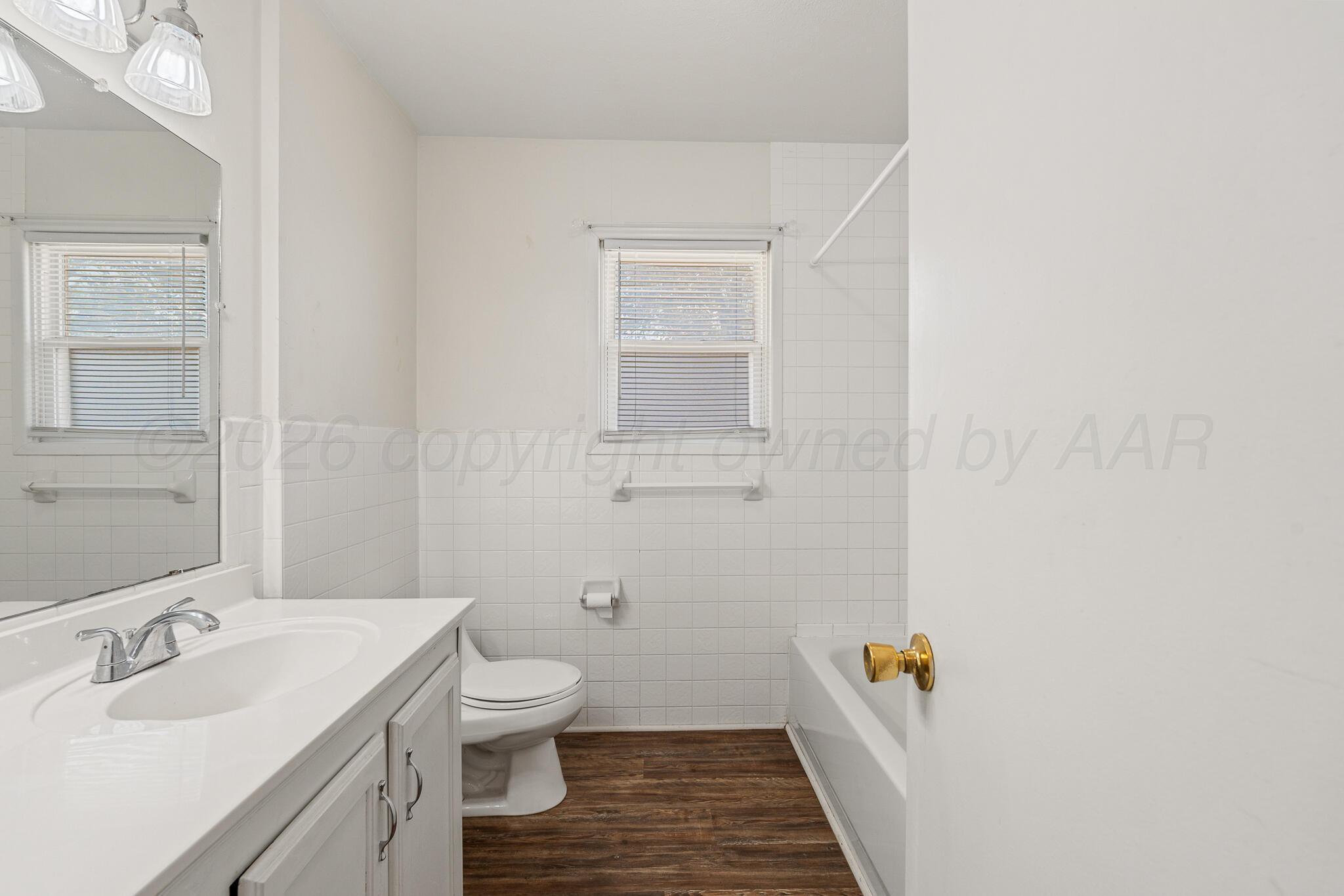 401 E 7th Street Property Photo 23