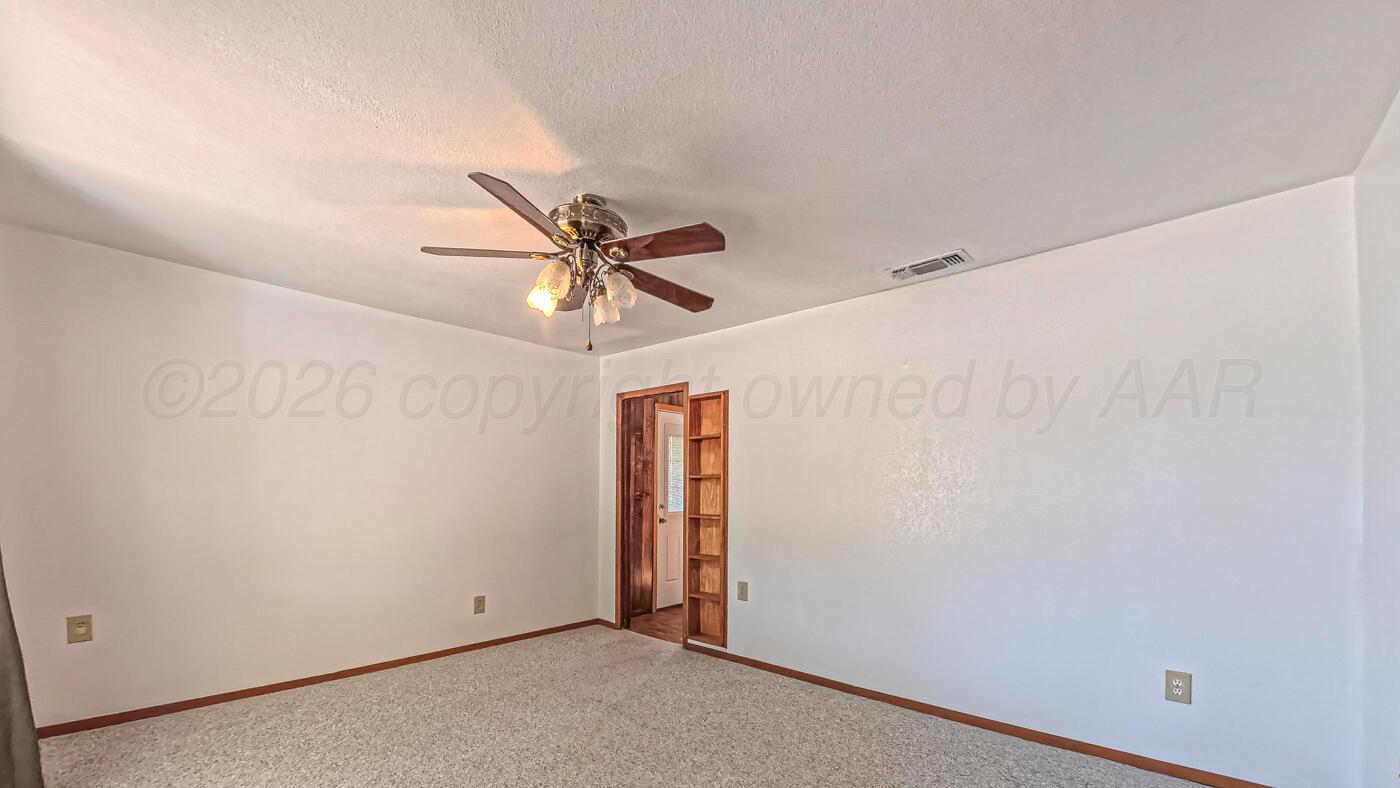 509 W Broadway Street Property Photo 4