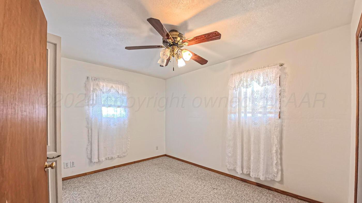 509 W Broadway Street Property Photo 10