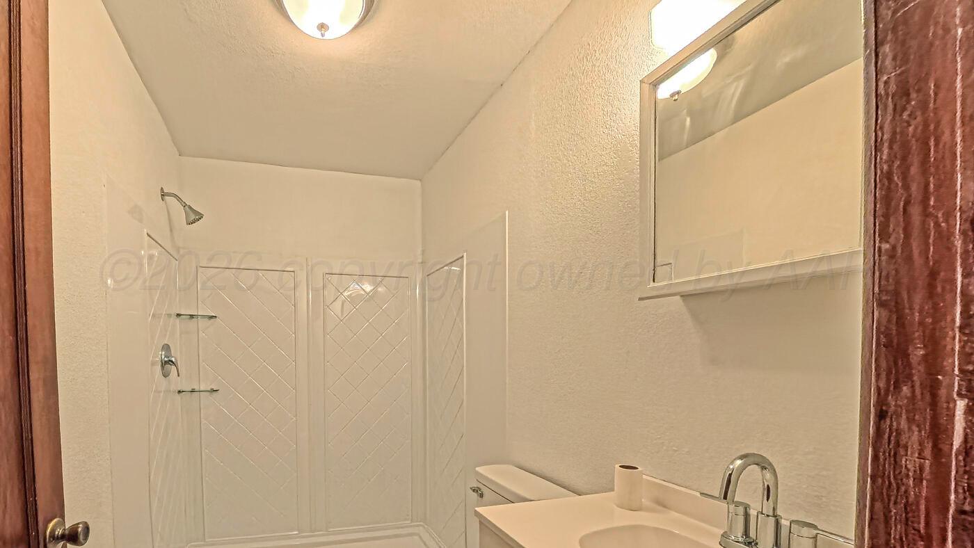 509 W Broadway Street Property Photo 15