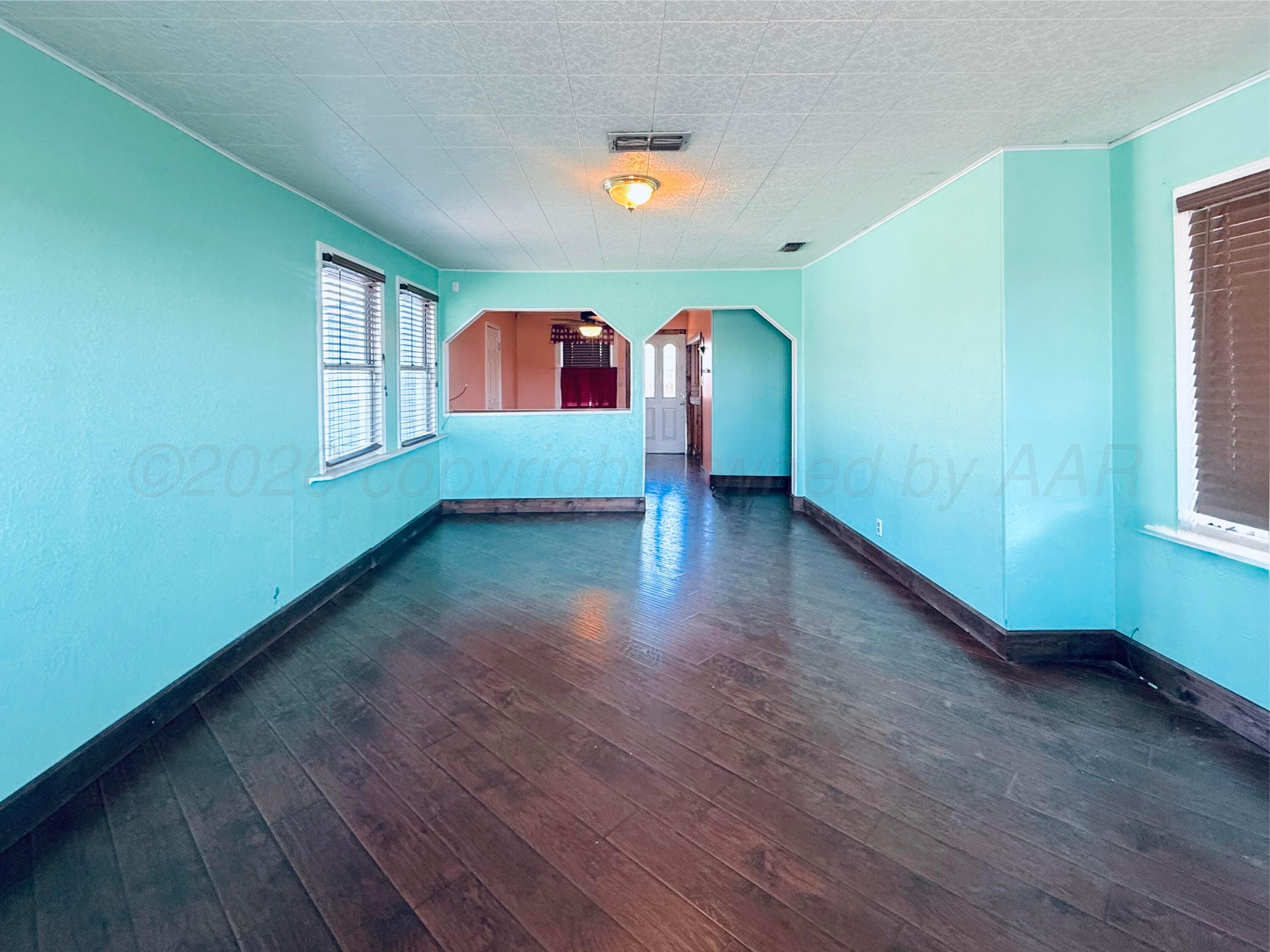 611 E 3rd Street Property Photo 5