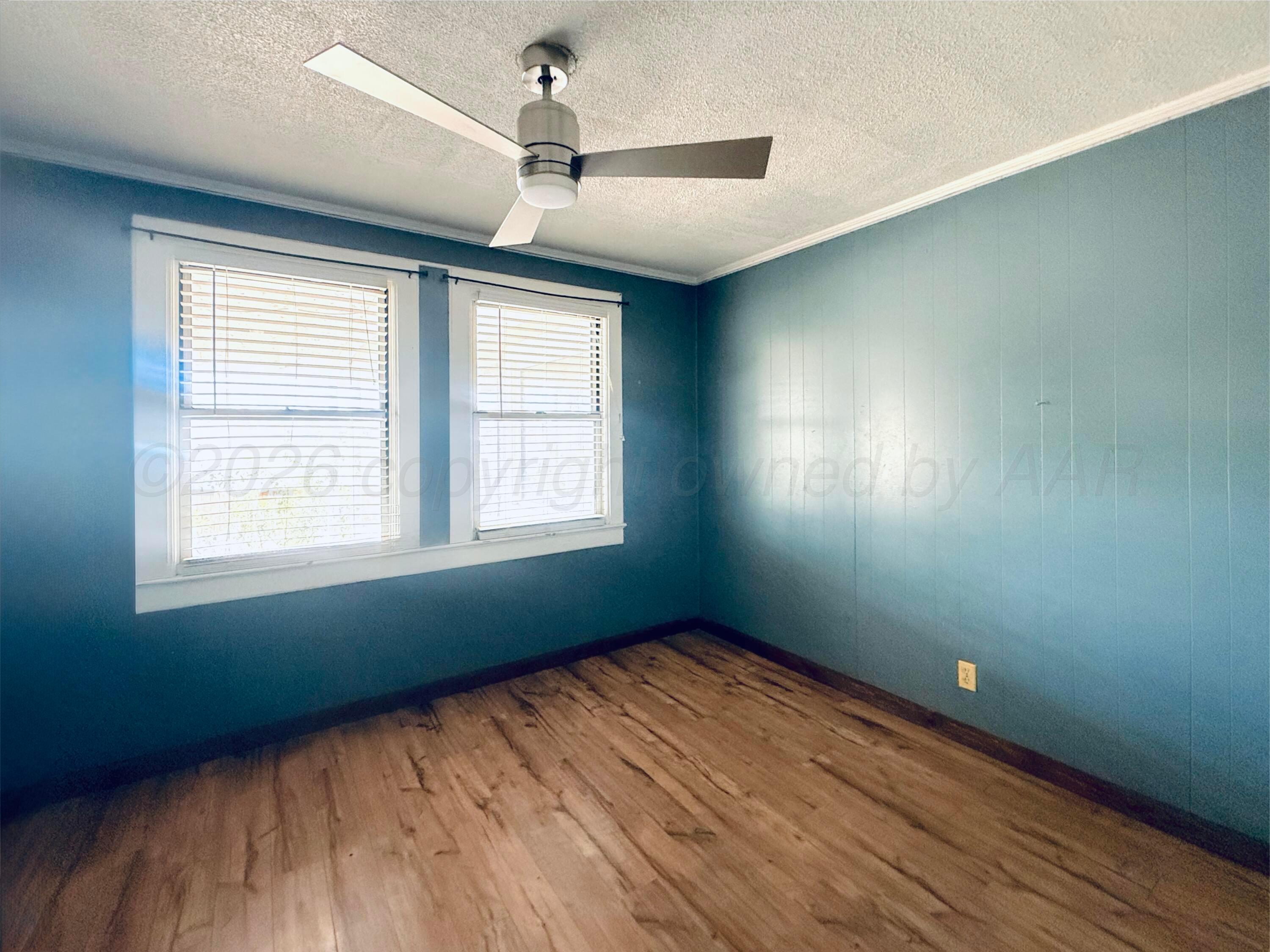 611 E 3rd Street Property Photo 10