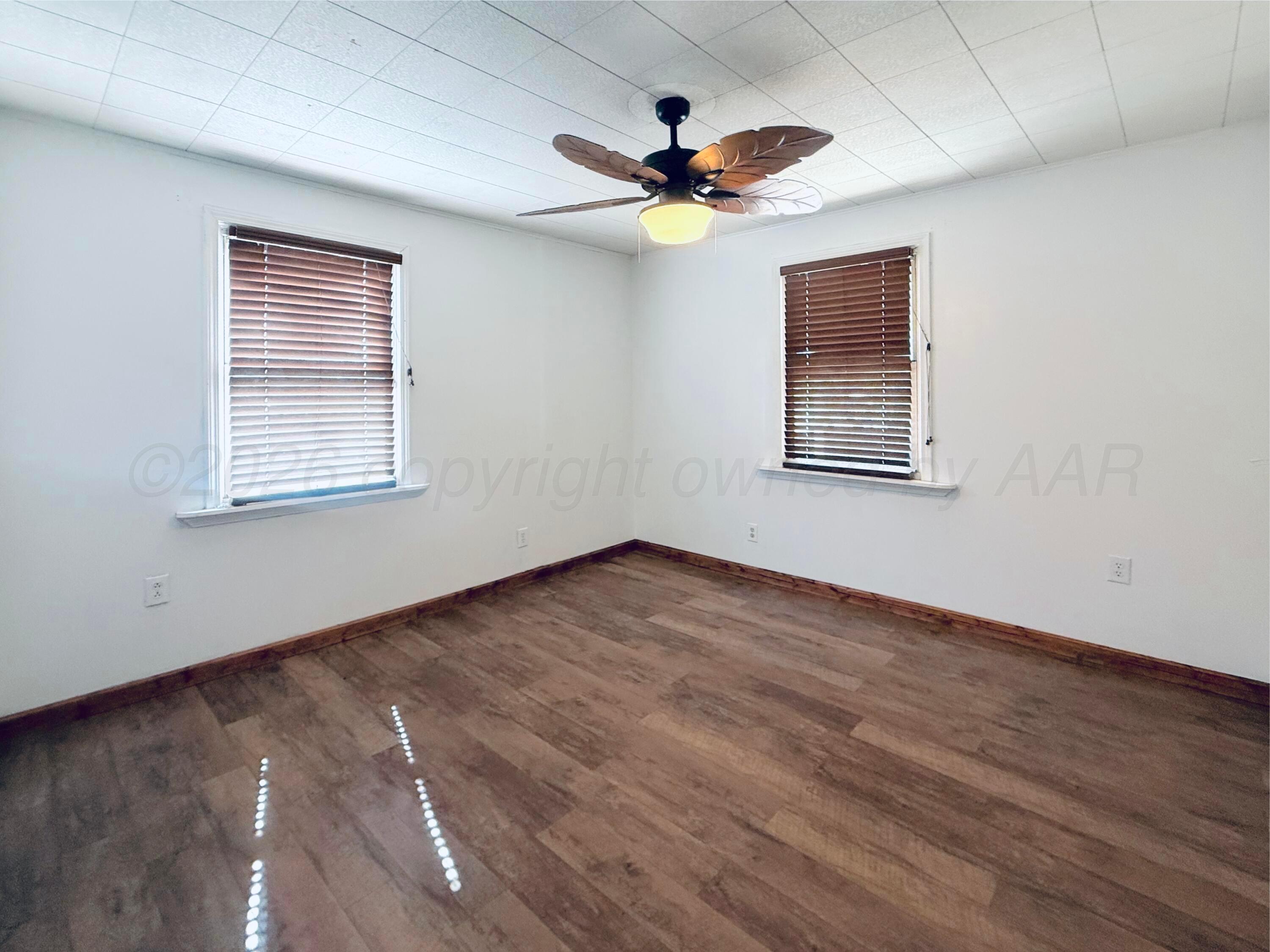 611 E 3rd Street Property Photo 11