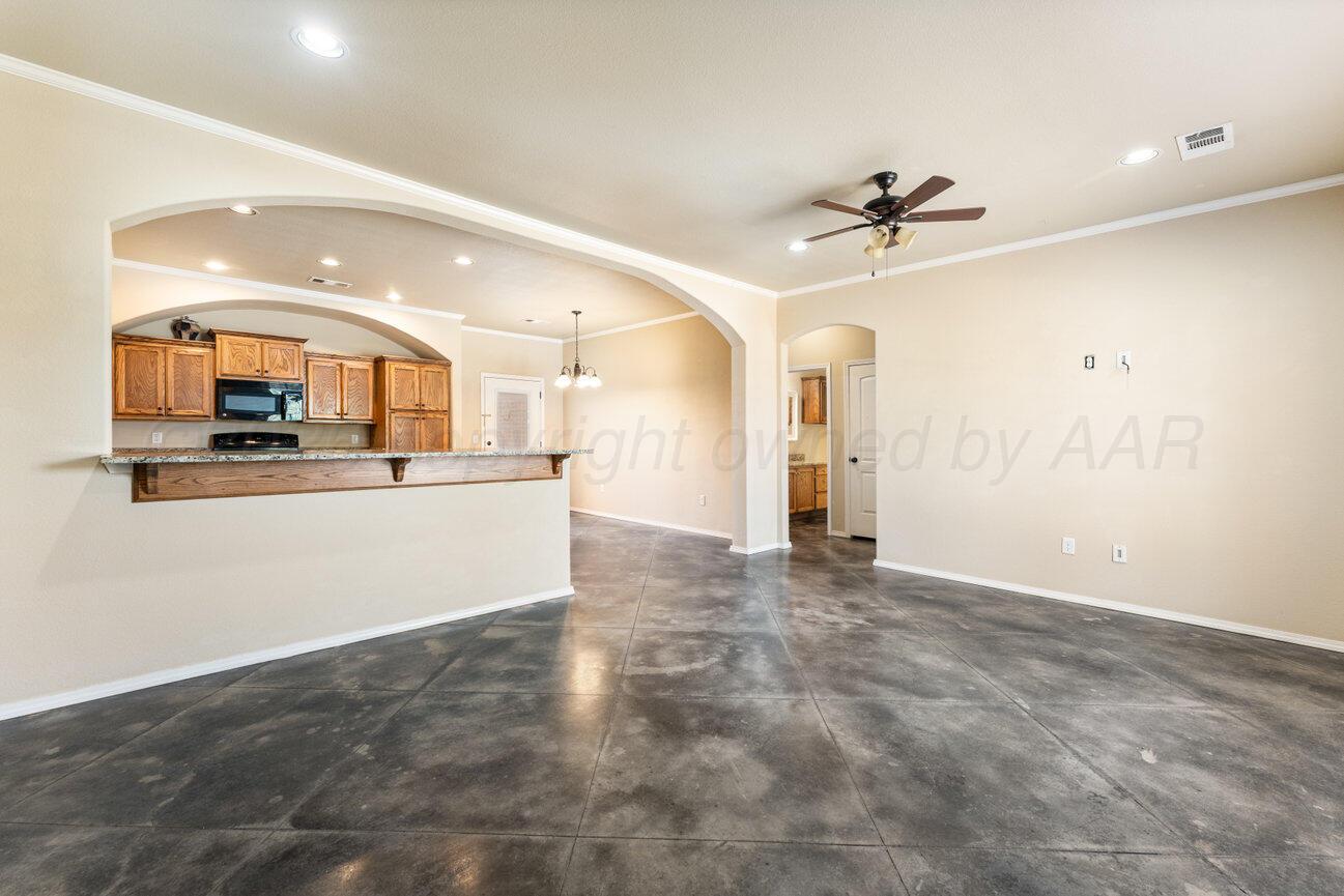 9607 Asher Avenue Property Photo 4