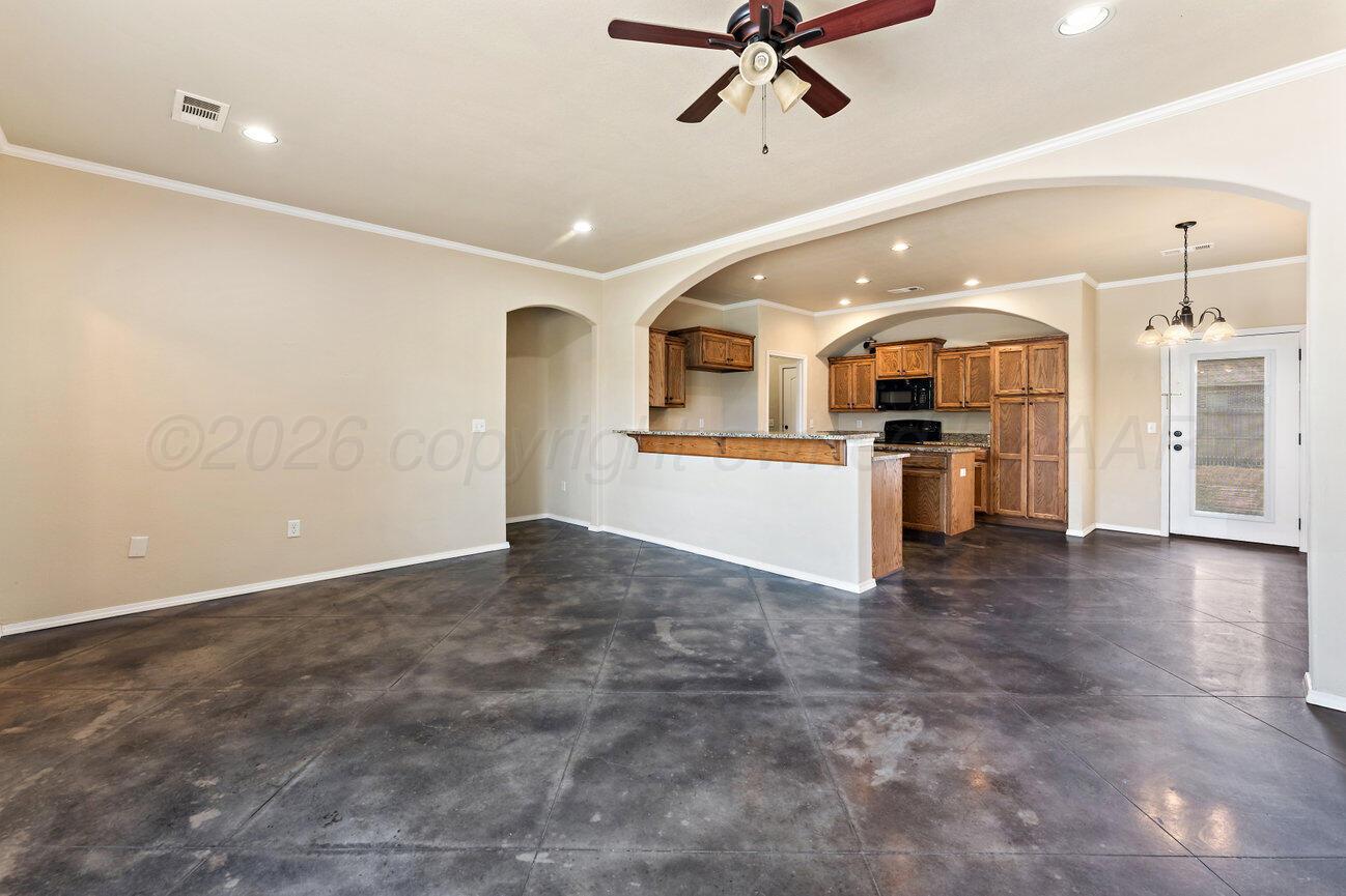 9607 Asher Avenue Property Photo 7