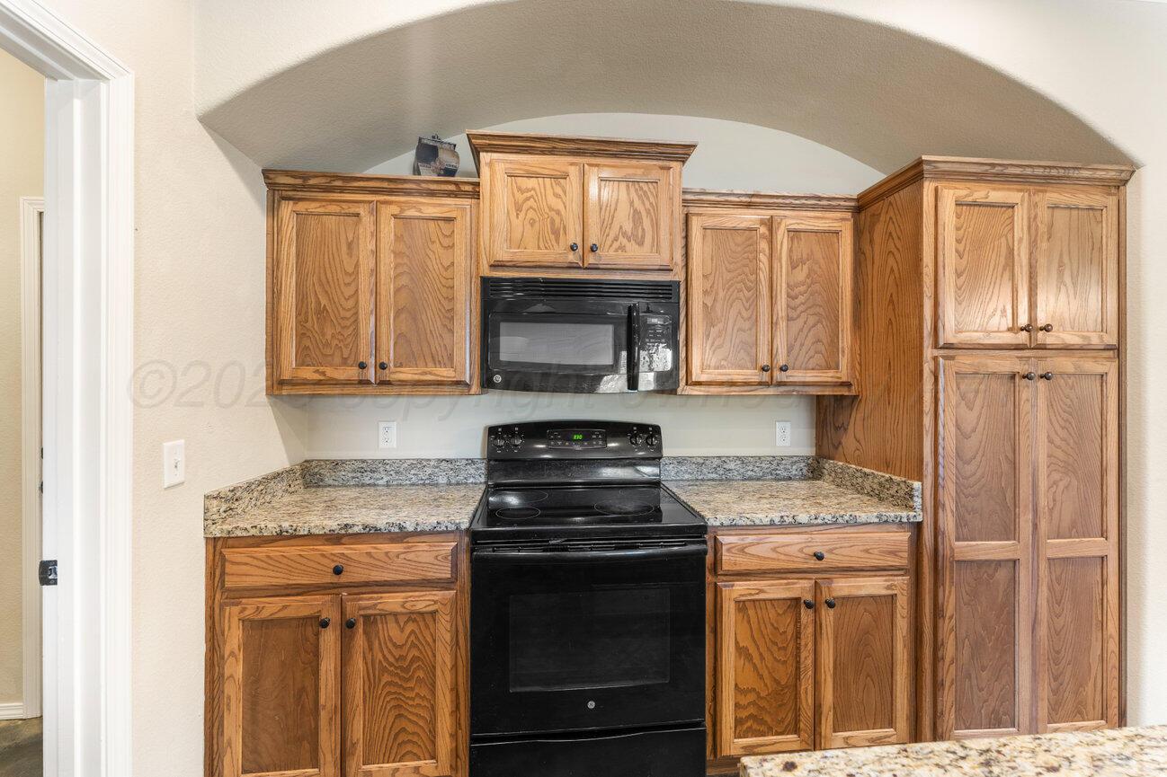9607 Asher Avenue Property Photo 14