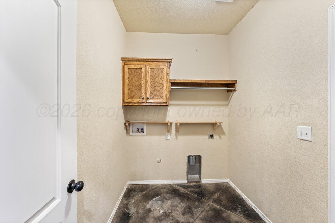 9607 Asher Avenue Property Photo 15