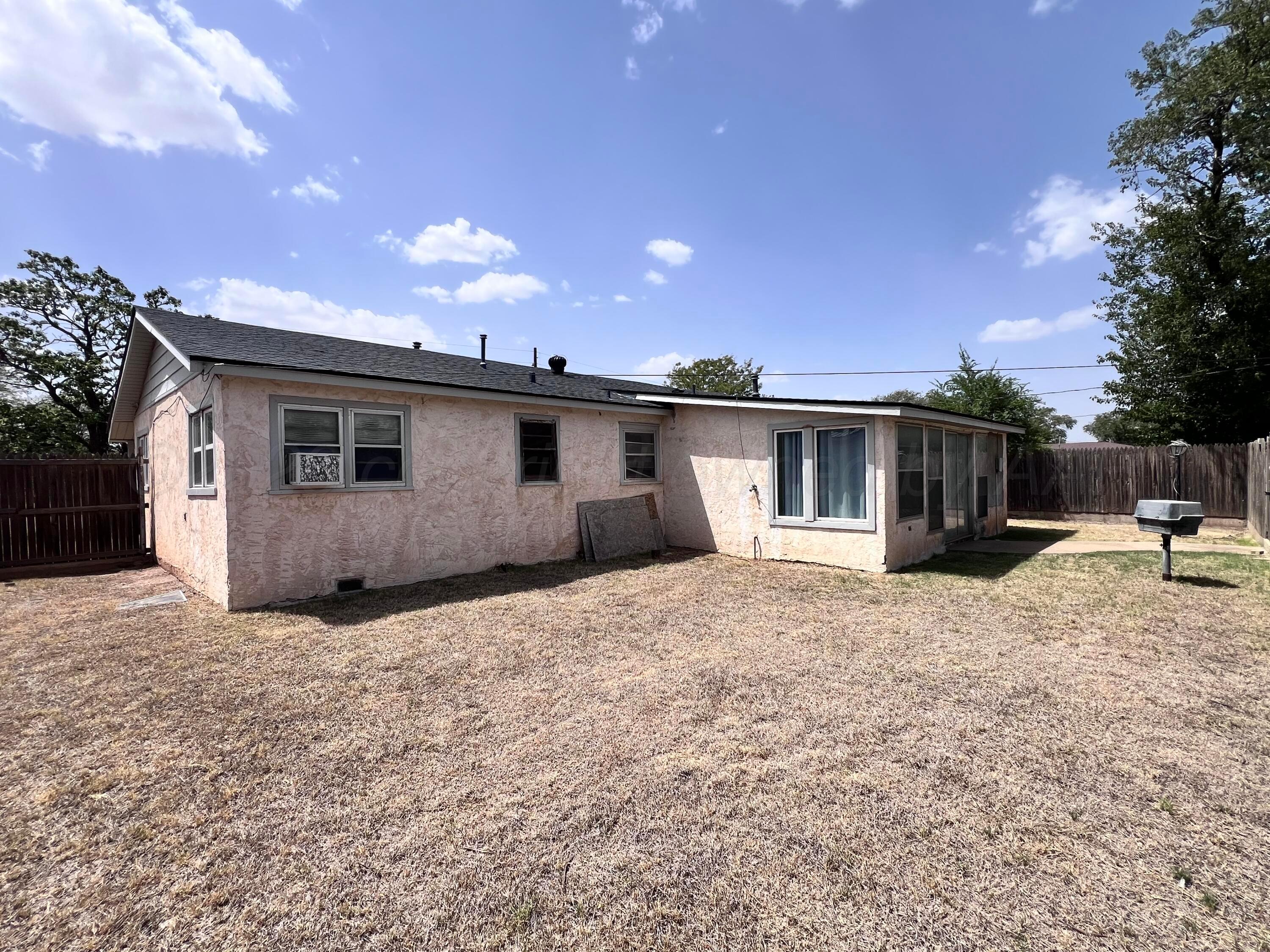404 Avenue J Property Photo 5