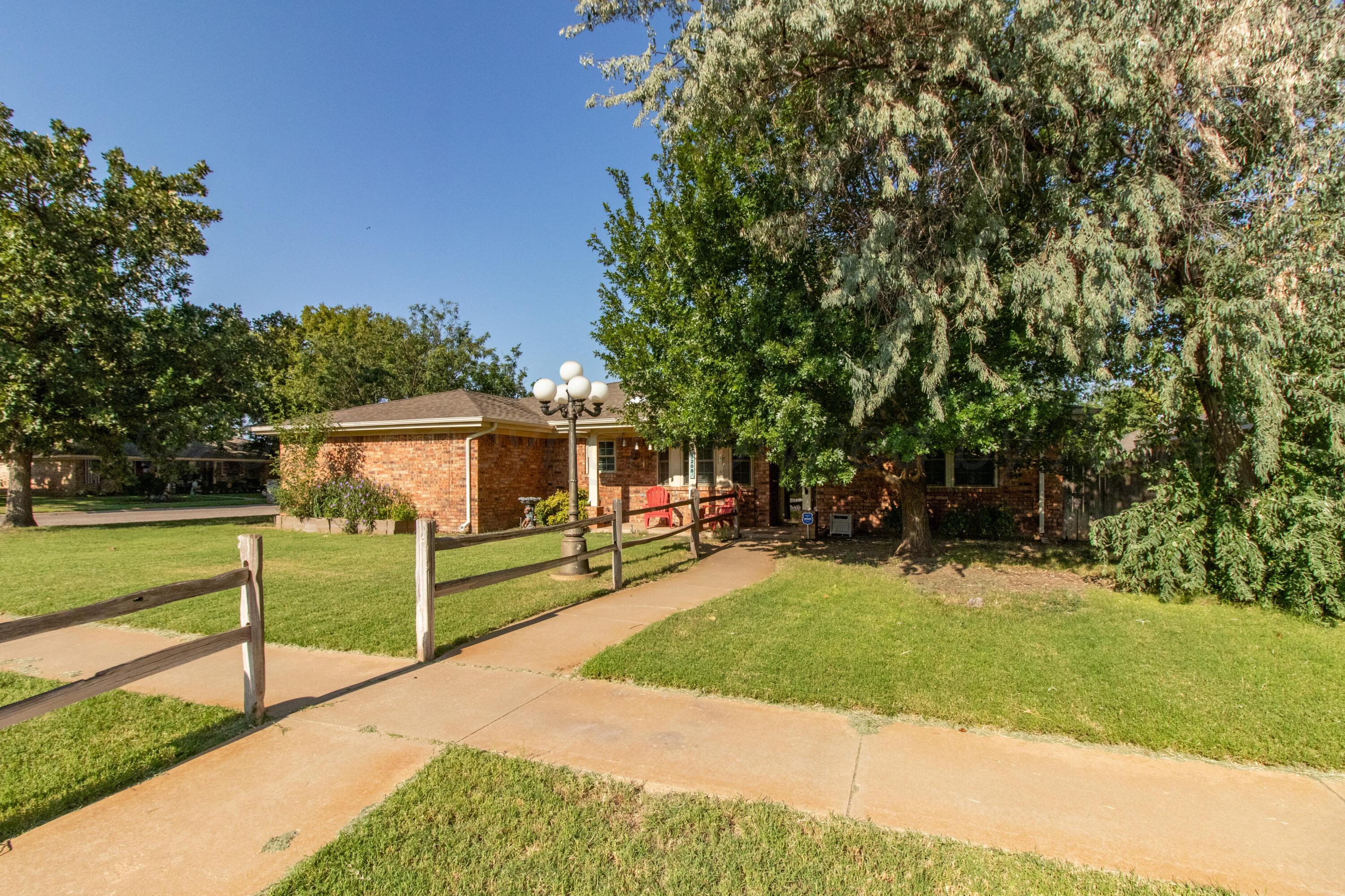 5208 While A Way Road Property Photo 2