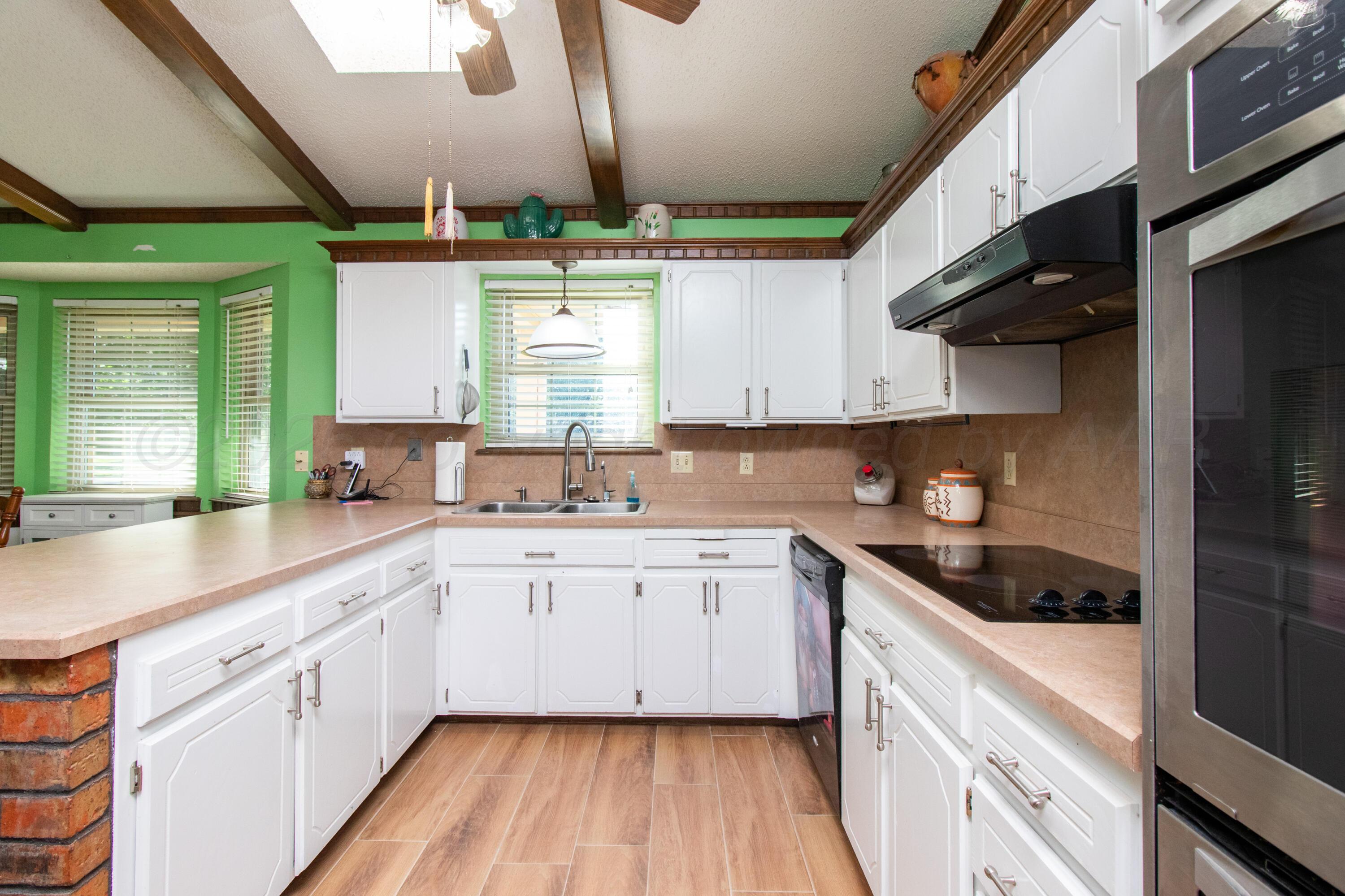 5208 While A Way Road Property Photo 8