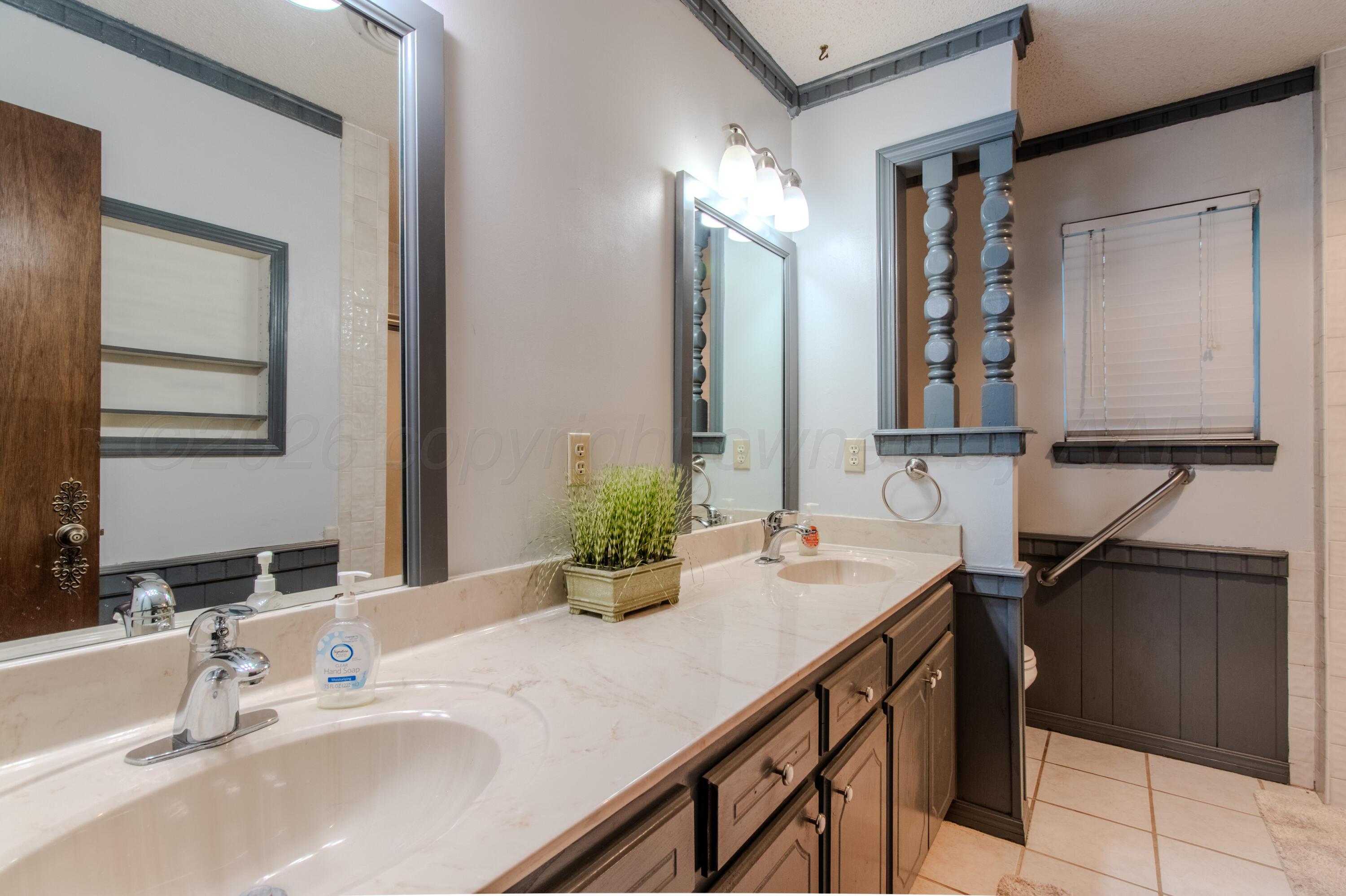 5208 While A Way Road Property Photo 26