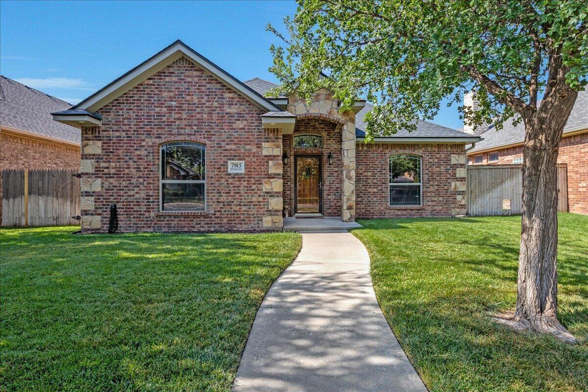 7913 PINERIDGE Drive Property Photo 1