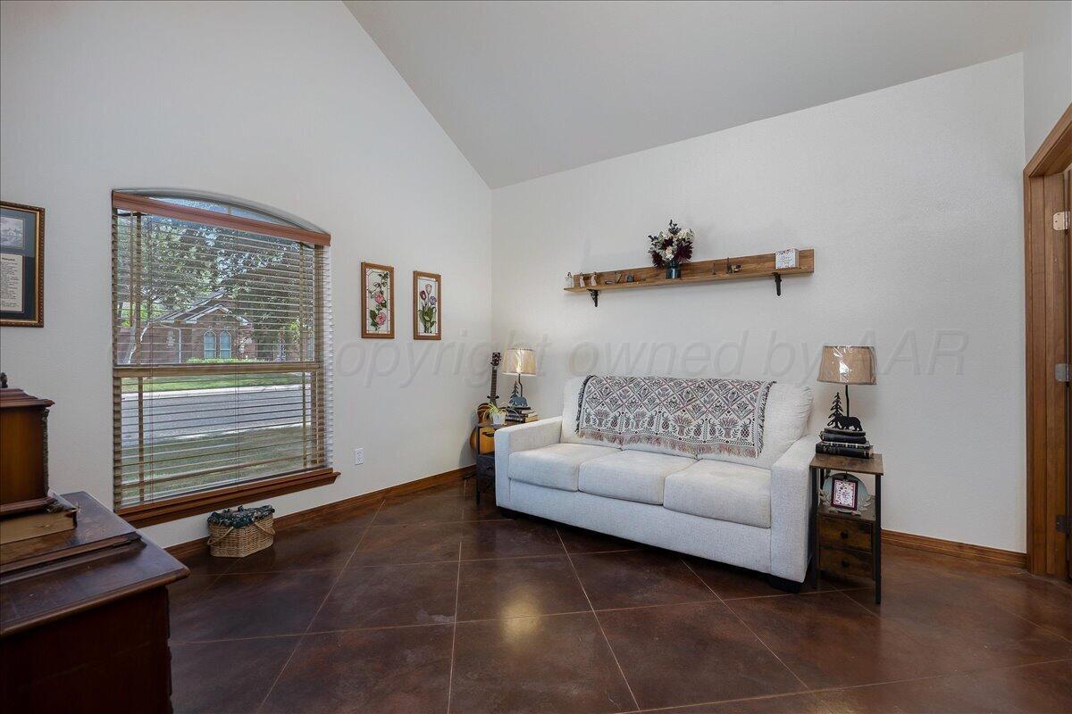 7913 Pineridge Drive Property Photo 22