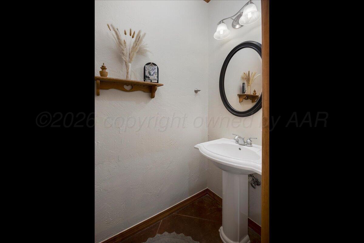 7913 Pineridge Drive Property Photo 28