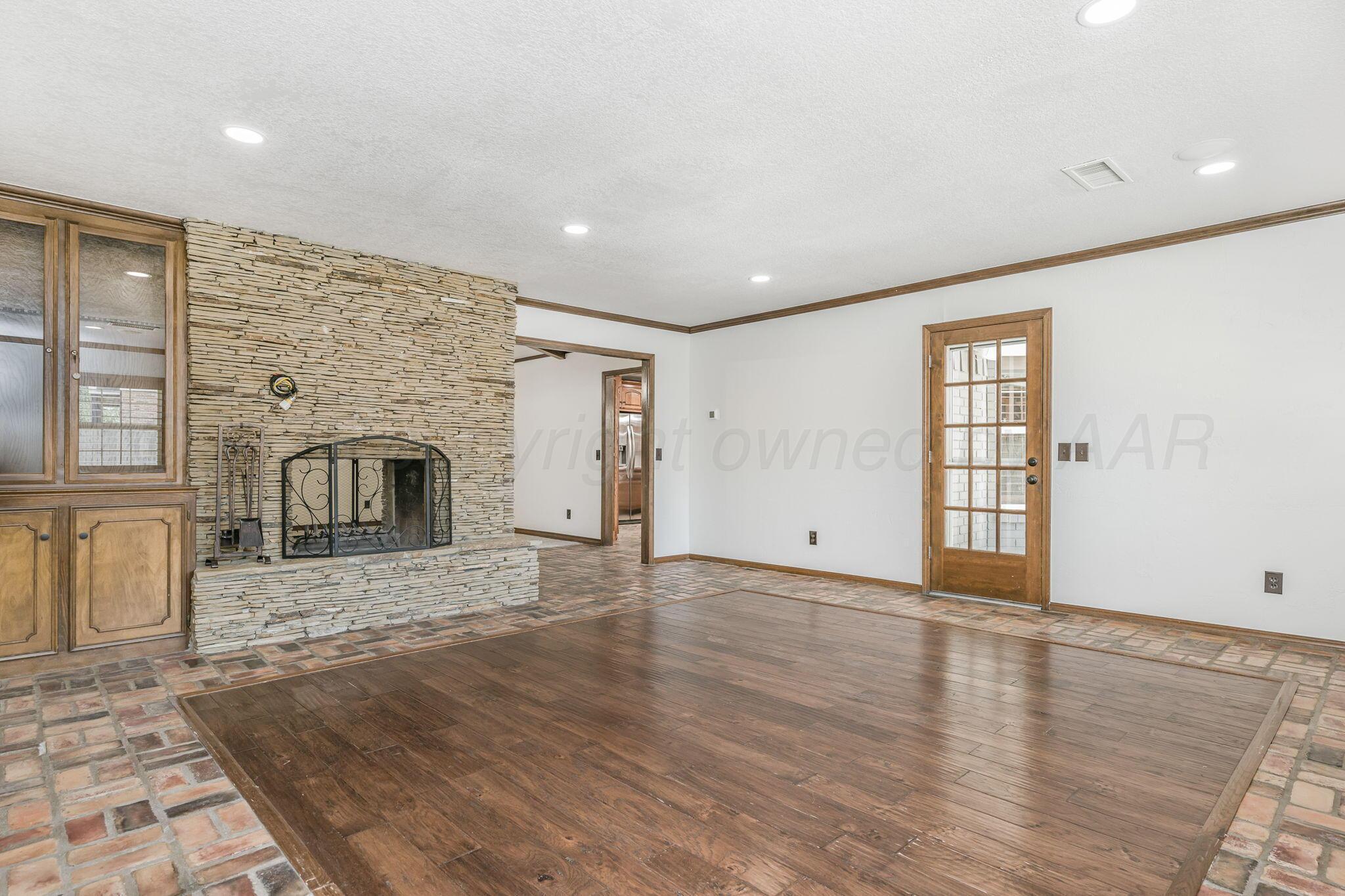 7027 Oneill Drive Property Photo 8