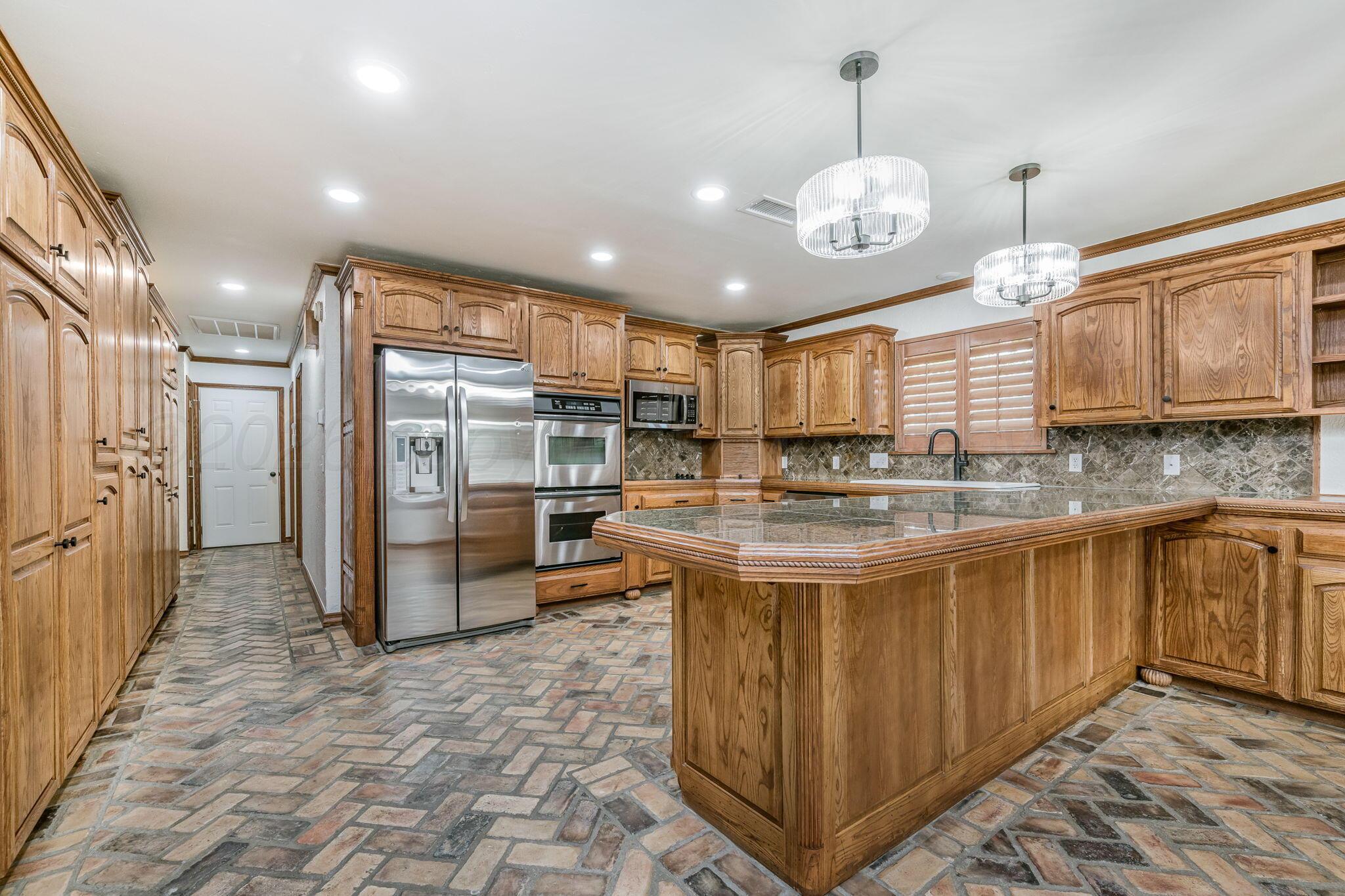 7027 Oneill Drive Property Photo 11