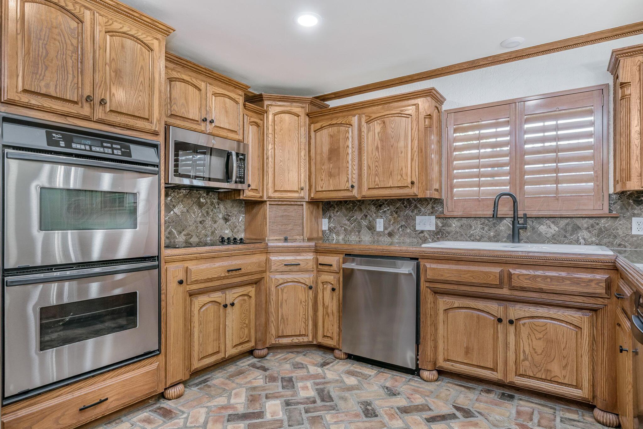 7027 Oneill Drive Property Photo 12