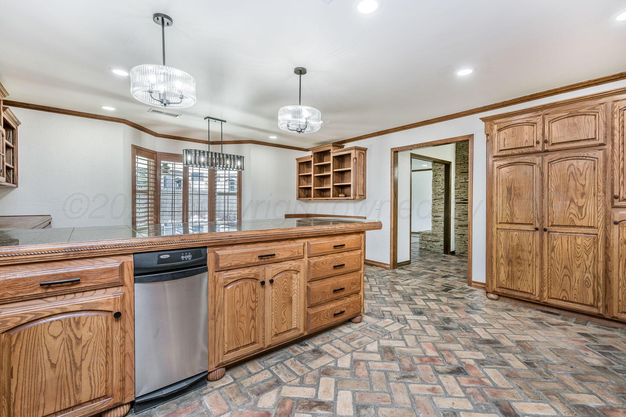 7027 Oneill Drive Property Photo 13