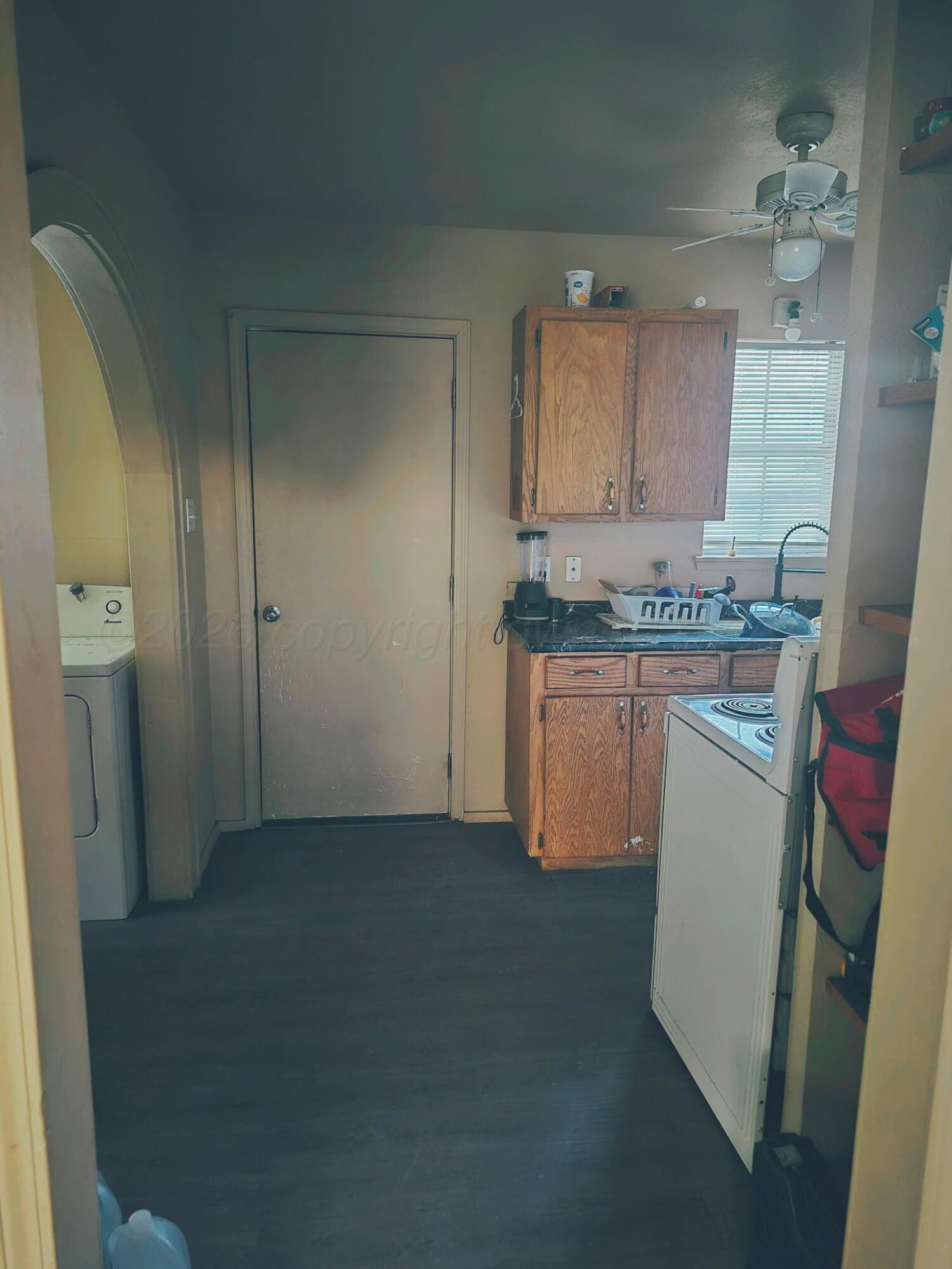621 S Ash Street Property Photo 4