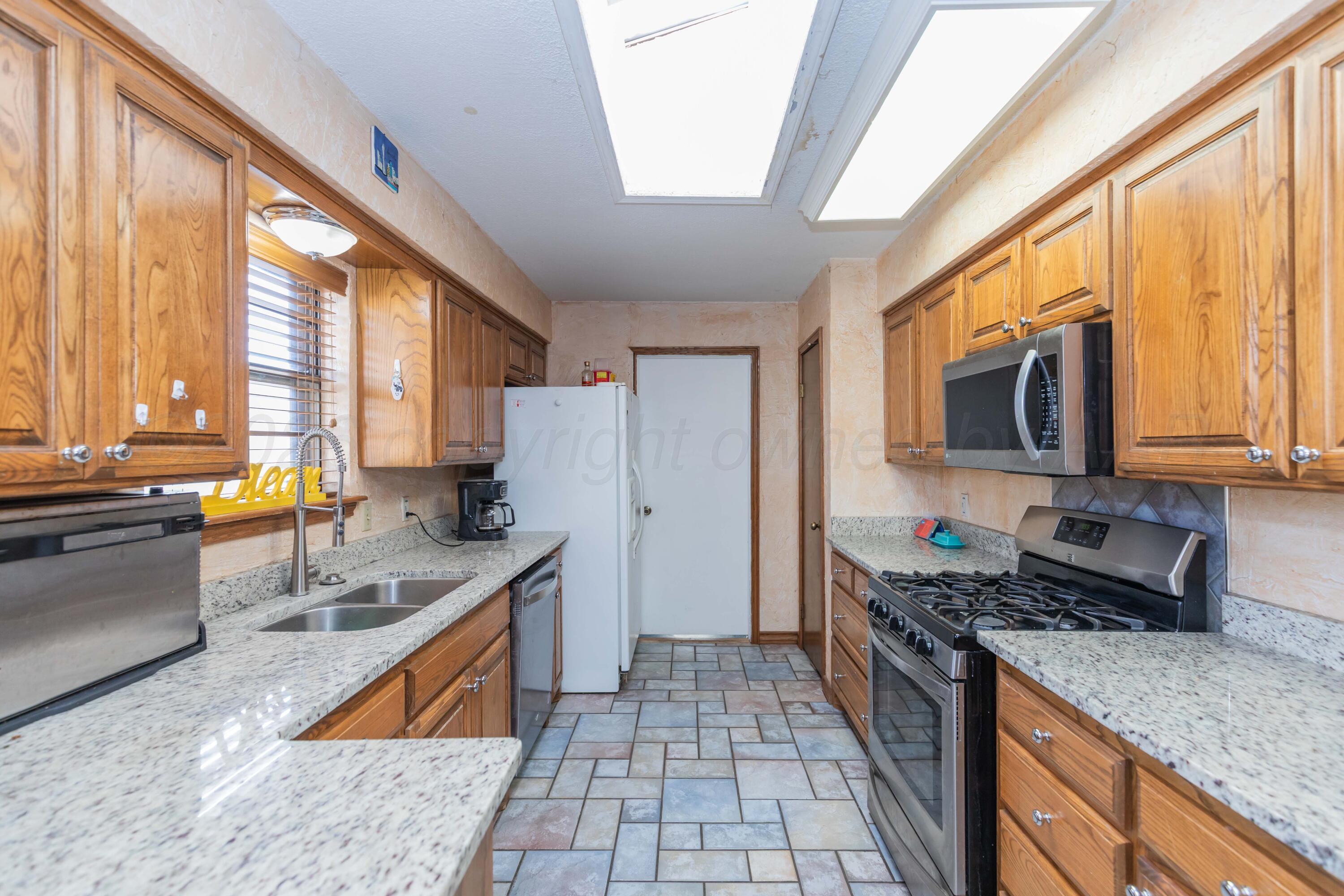 7411 Jameson Drive Property Photo 5