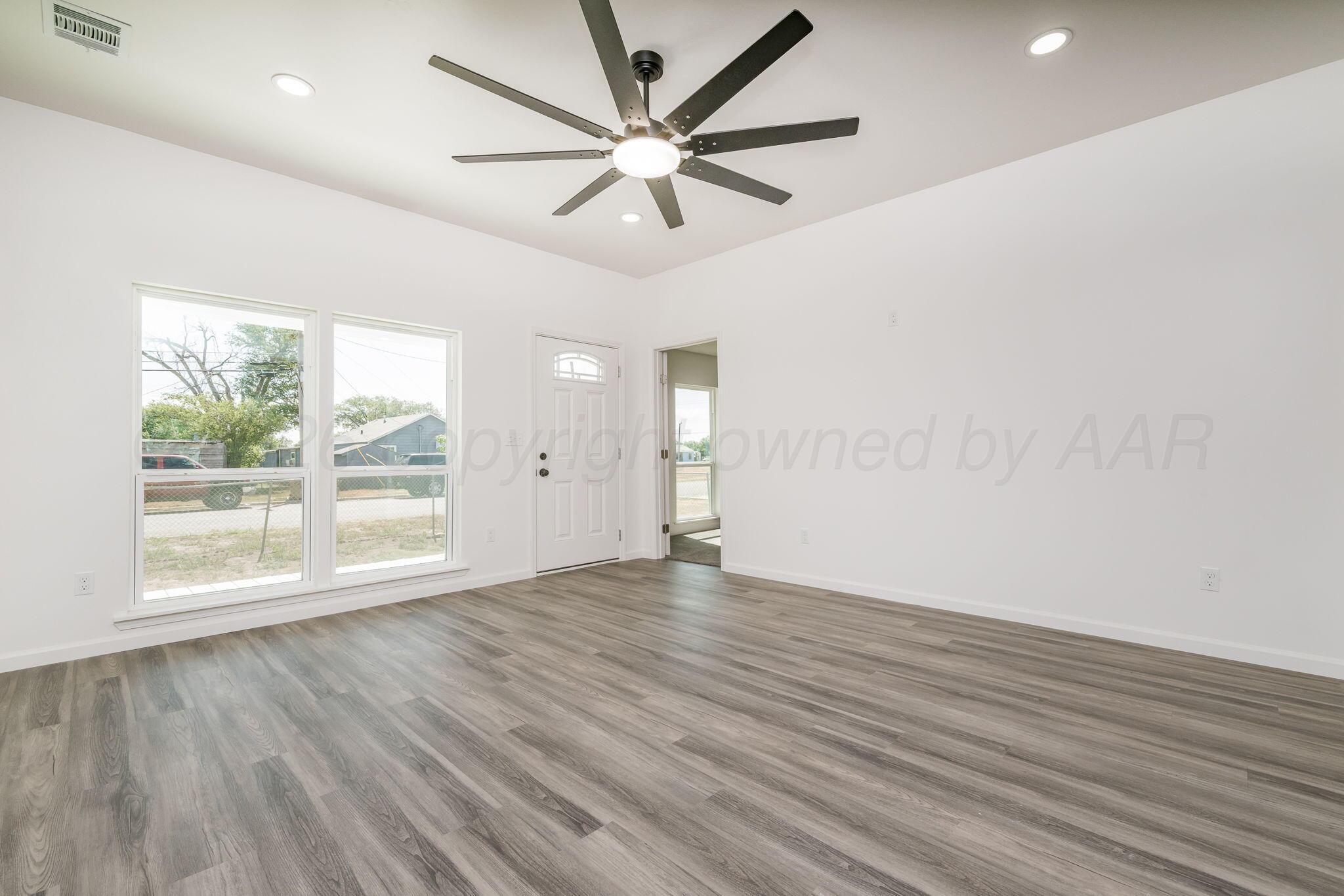 2602 Olive Street Property Photo 3