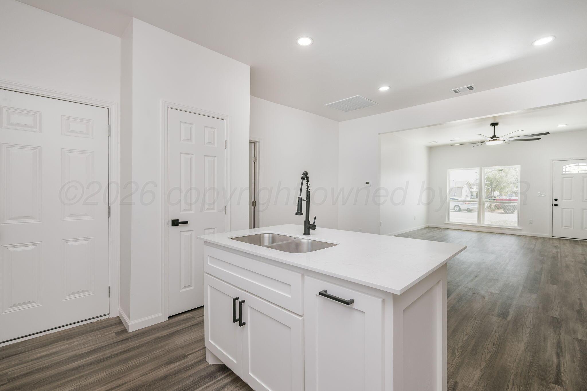 2602 Olive Street Property Photo 7