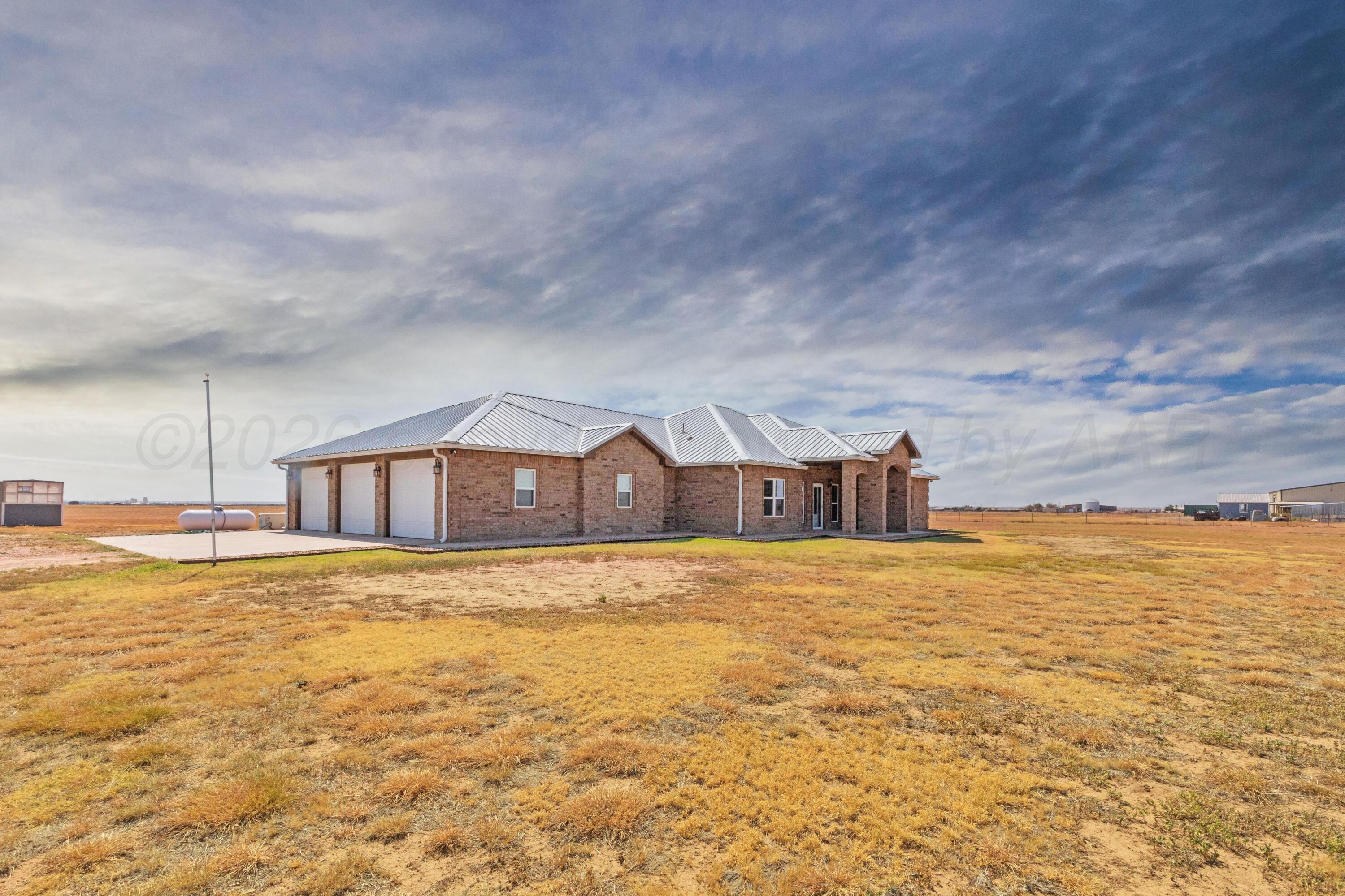 21561 Arnot Road Property Photo 3