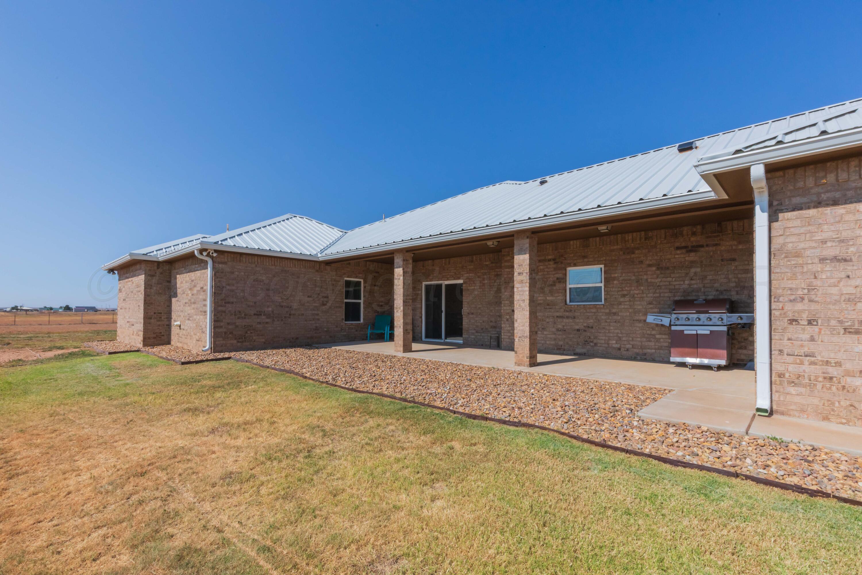 21561 Arnot Road Property Photo 5