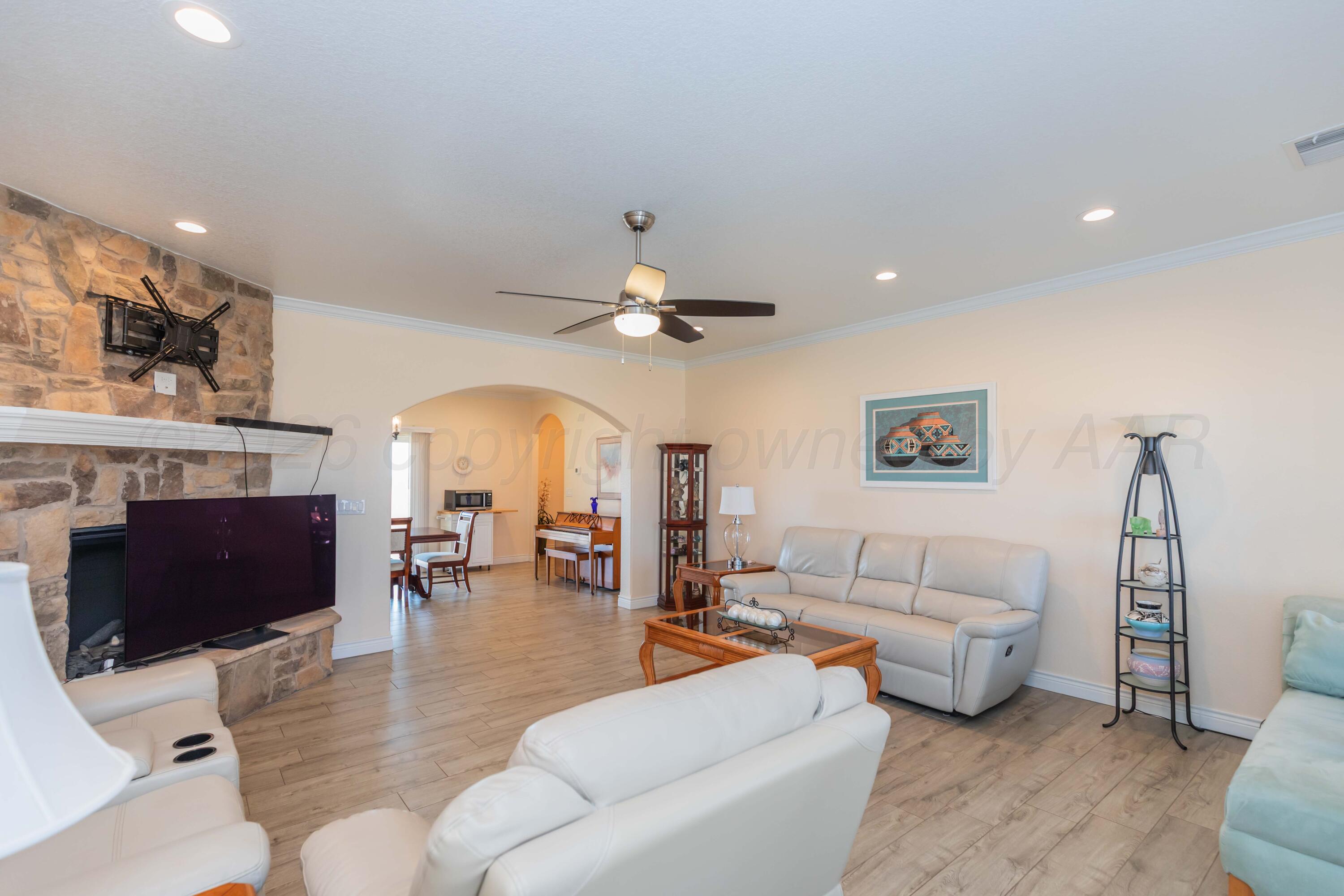 21561 Arnot Road Property Photo 8