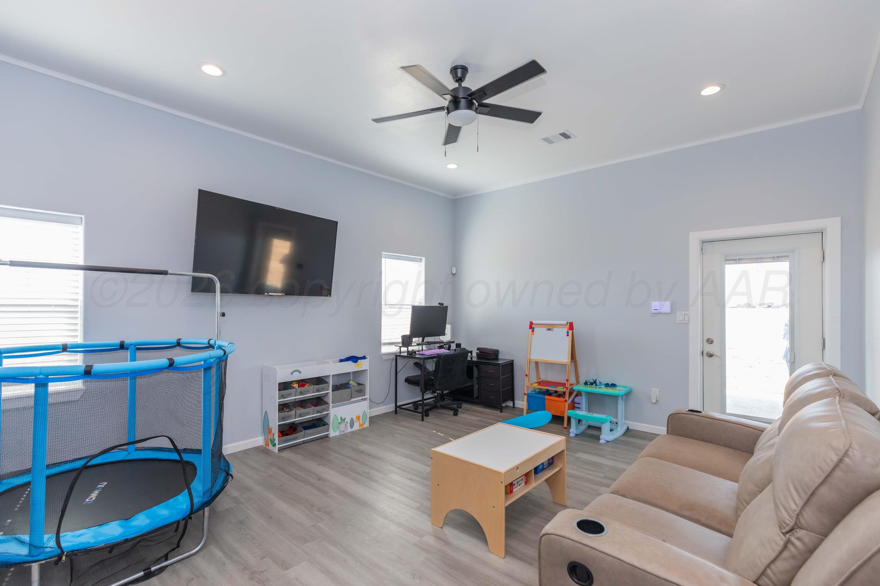 21561 Arnot Road Property Photo 54