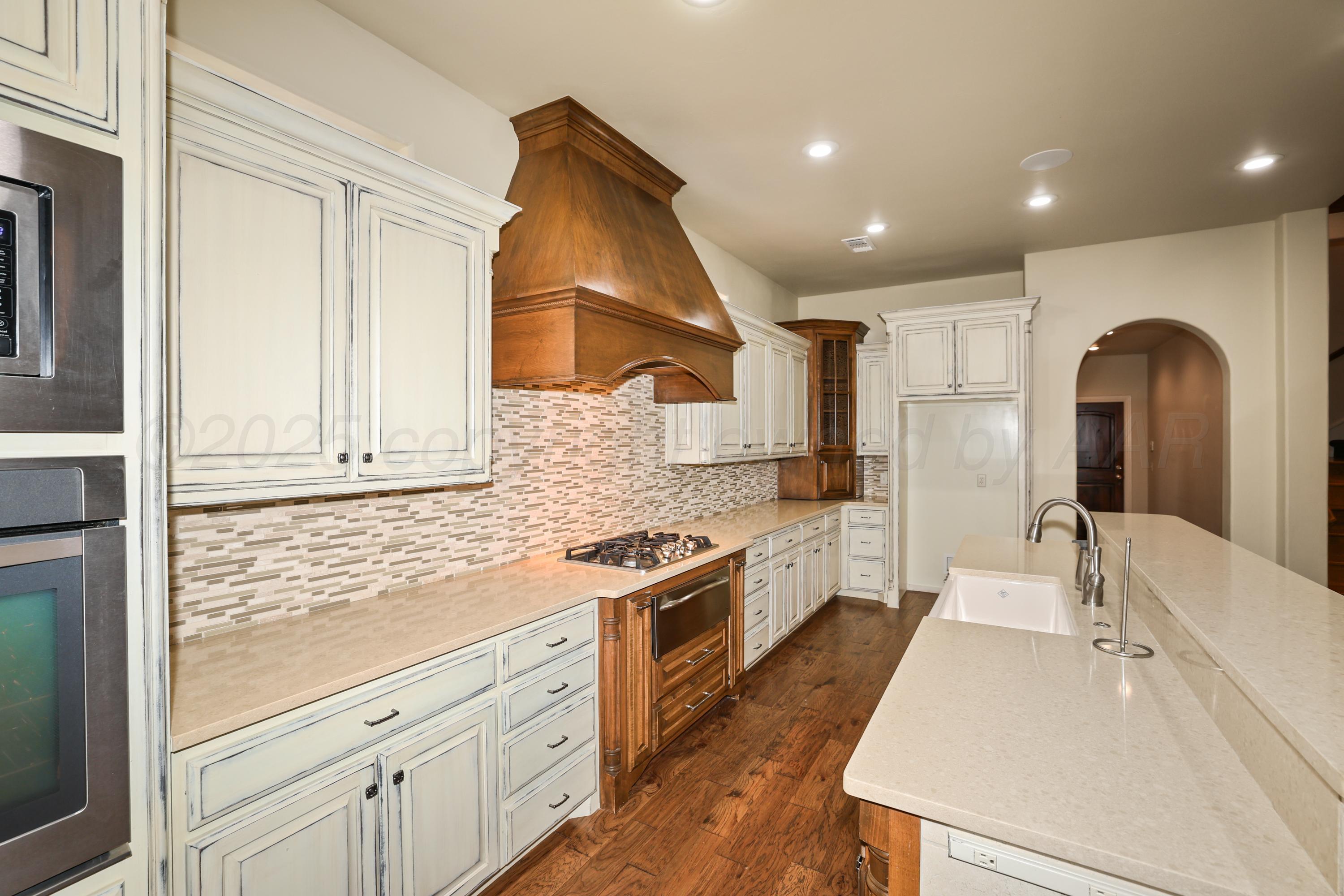 6110 Tuscany Village Property Photo 5