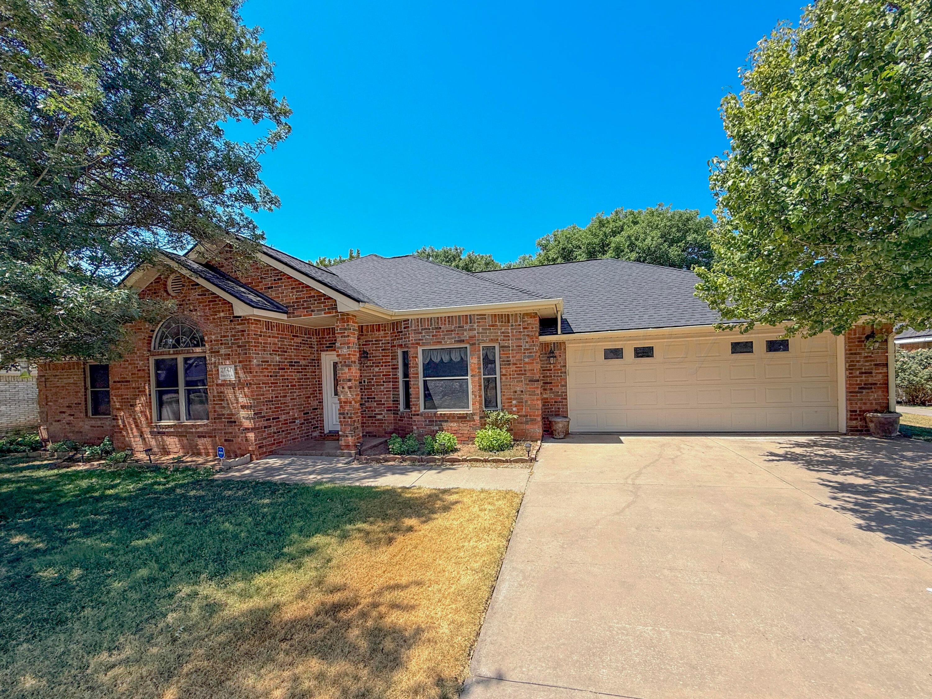 2747 N BEECH Lane Property Photo 1