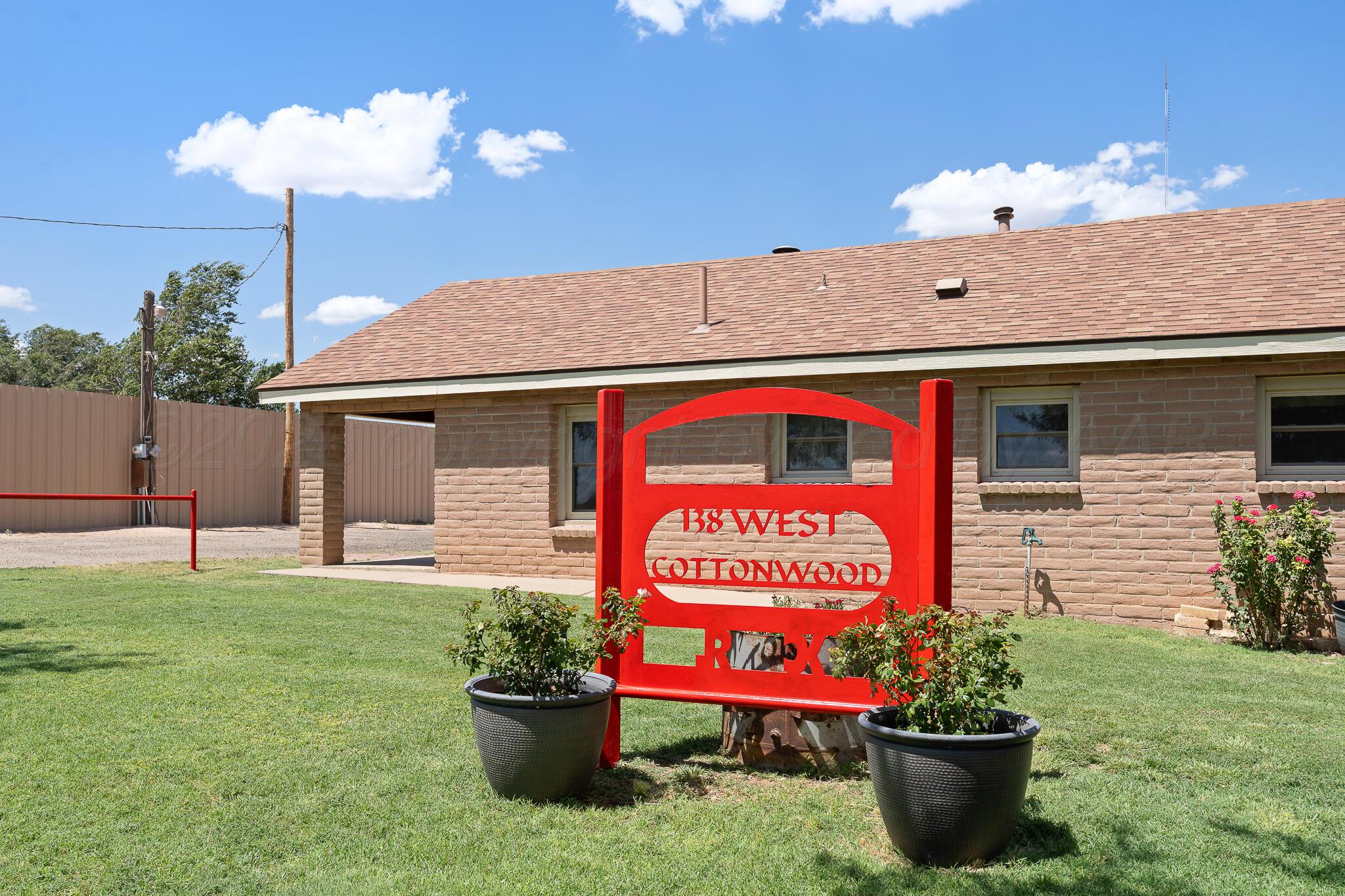 138 W Cottonwood Street Property Photo 2