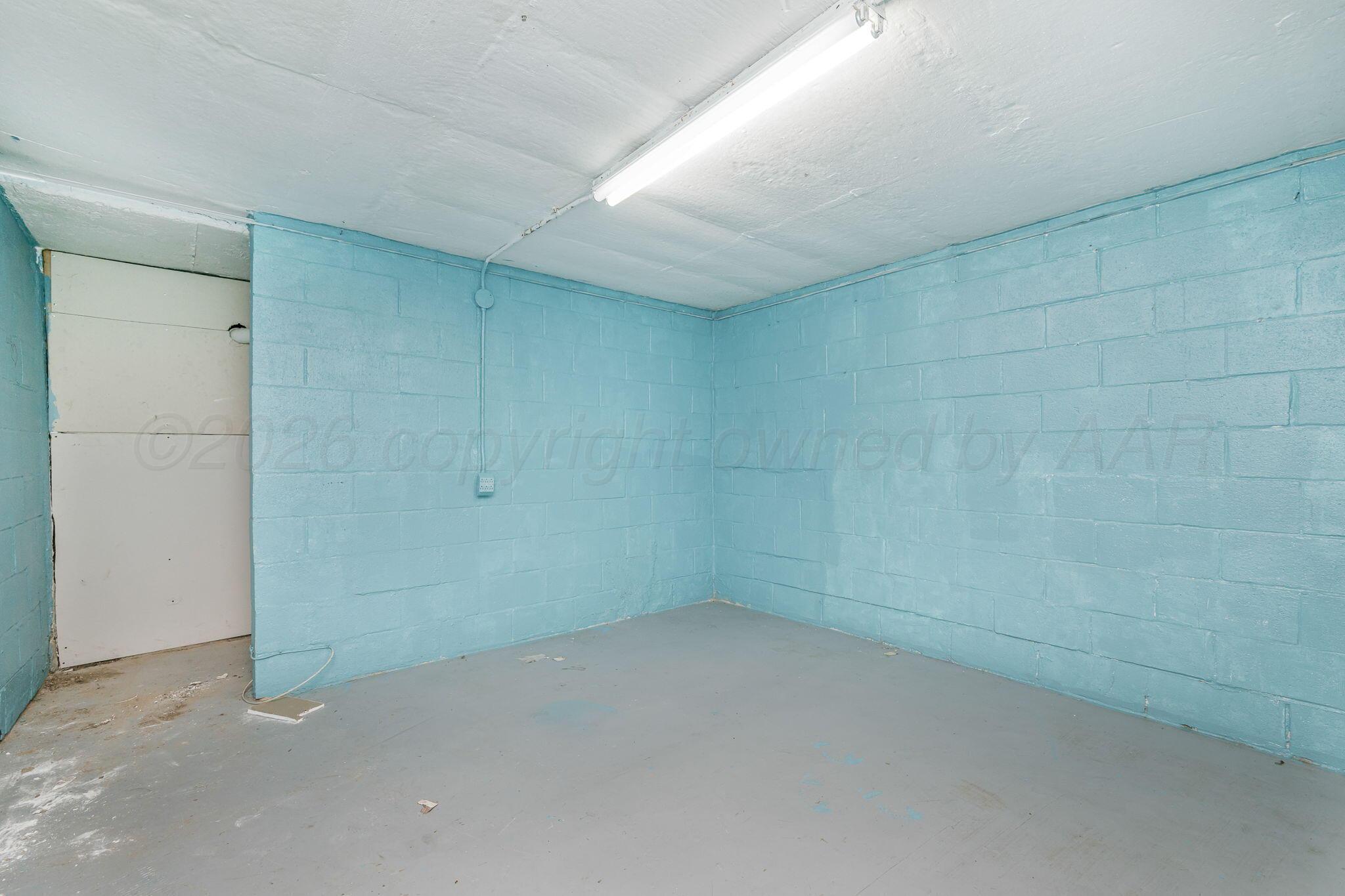 3302 S Tyler Street Property Photo 20