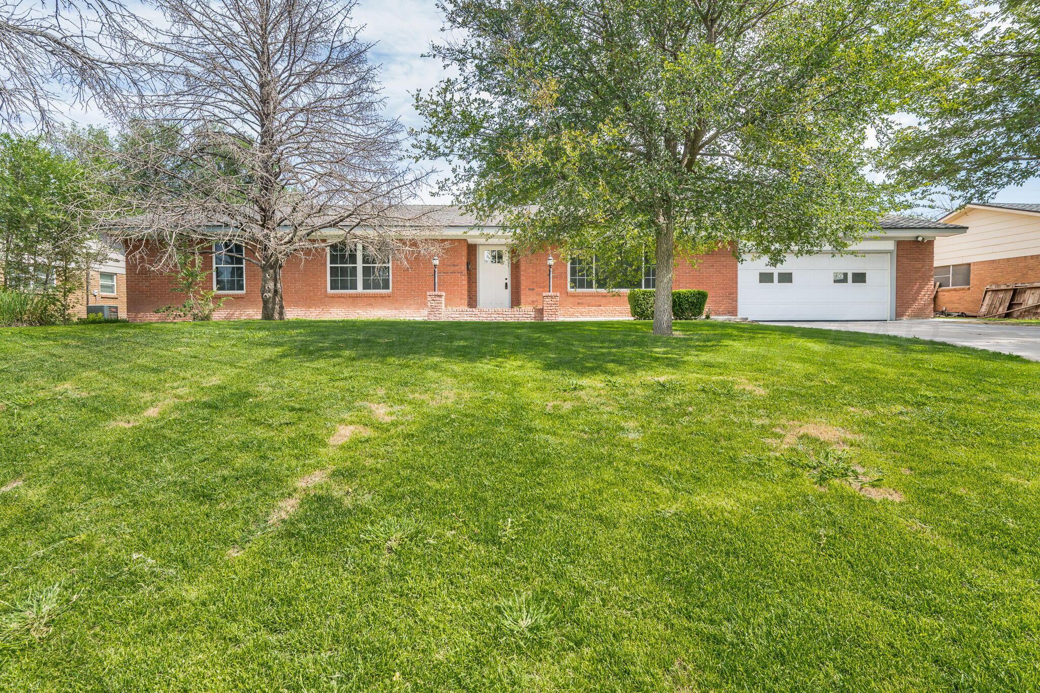 1409 Hillcrest Drive Property Photo 1