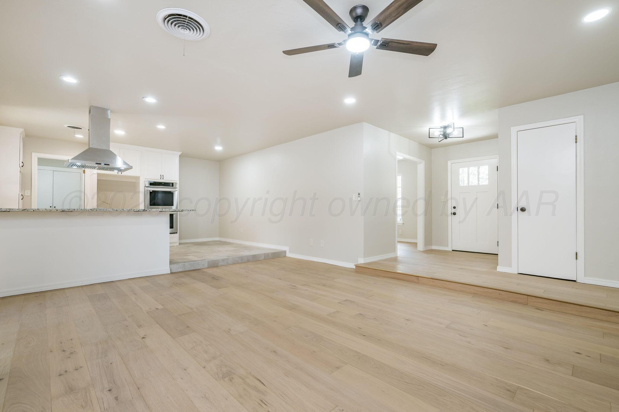 1409 Hillcrest Drive Property Photo 8
