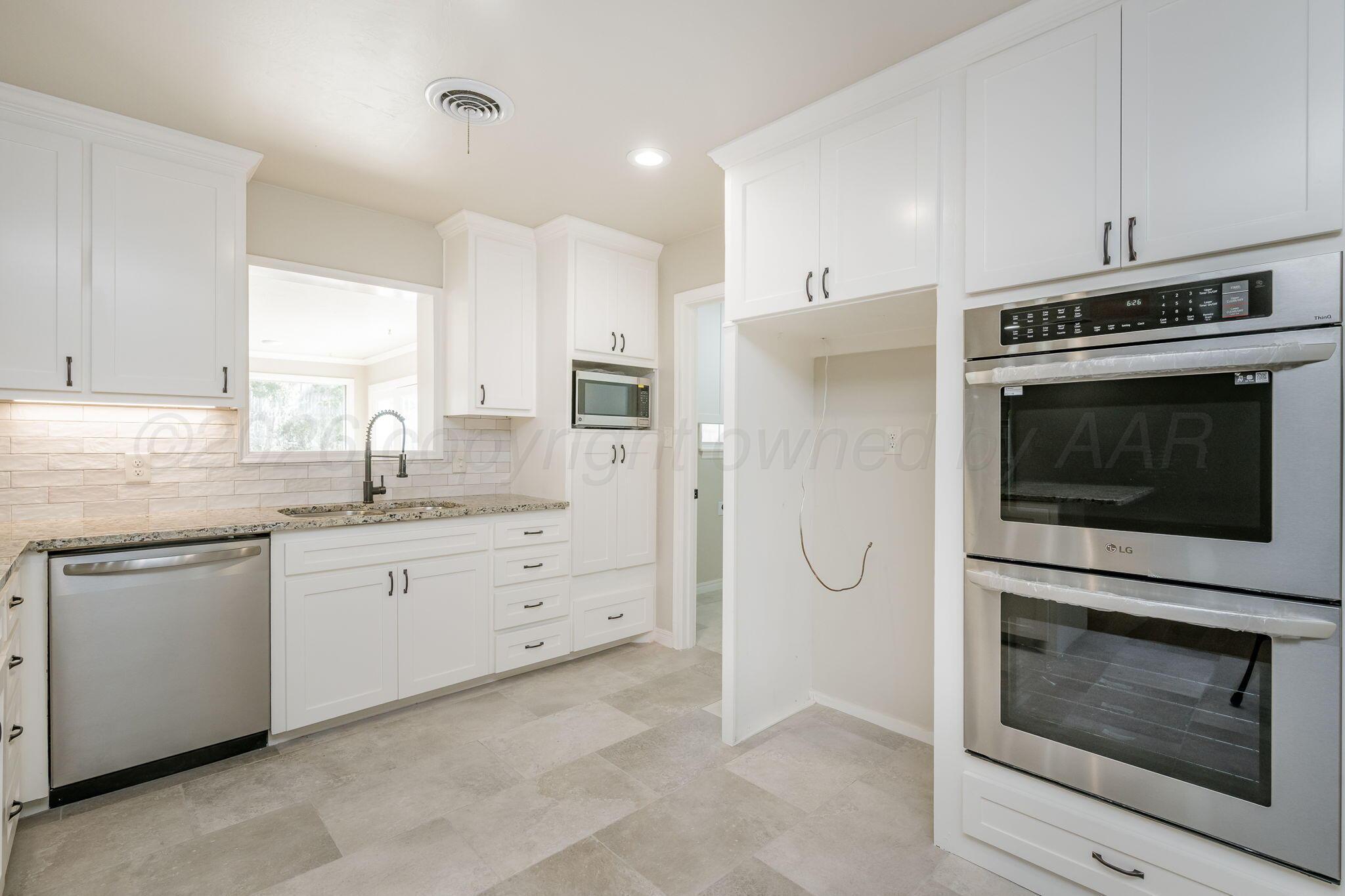 1409 Hillcrest Drive Property Photo 10