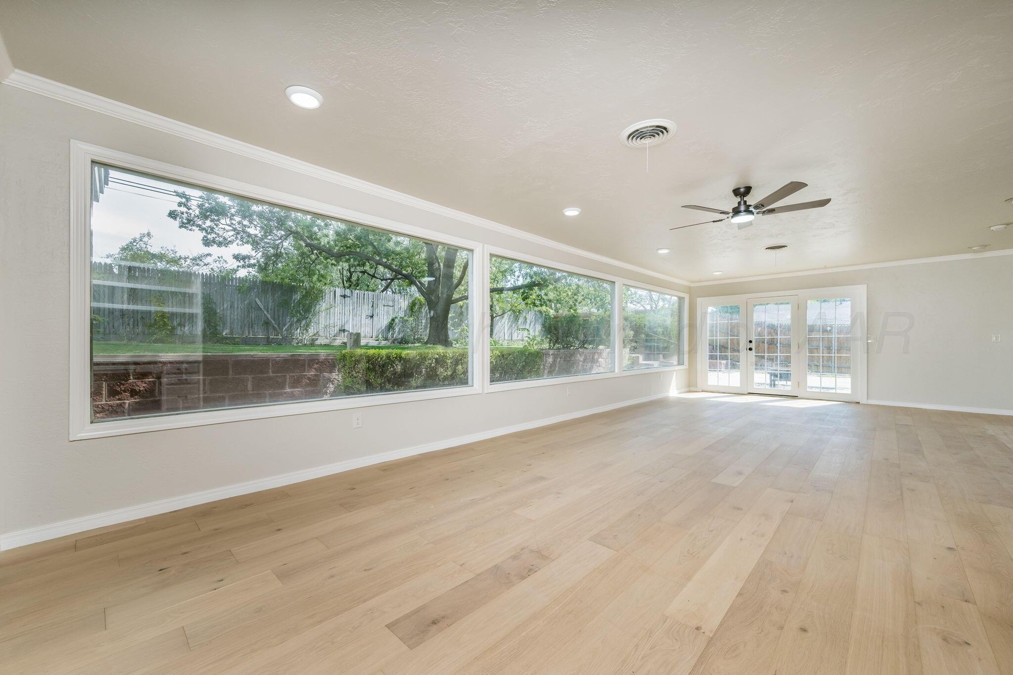 1409 Hillcrest Drive Property Photo 24