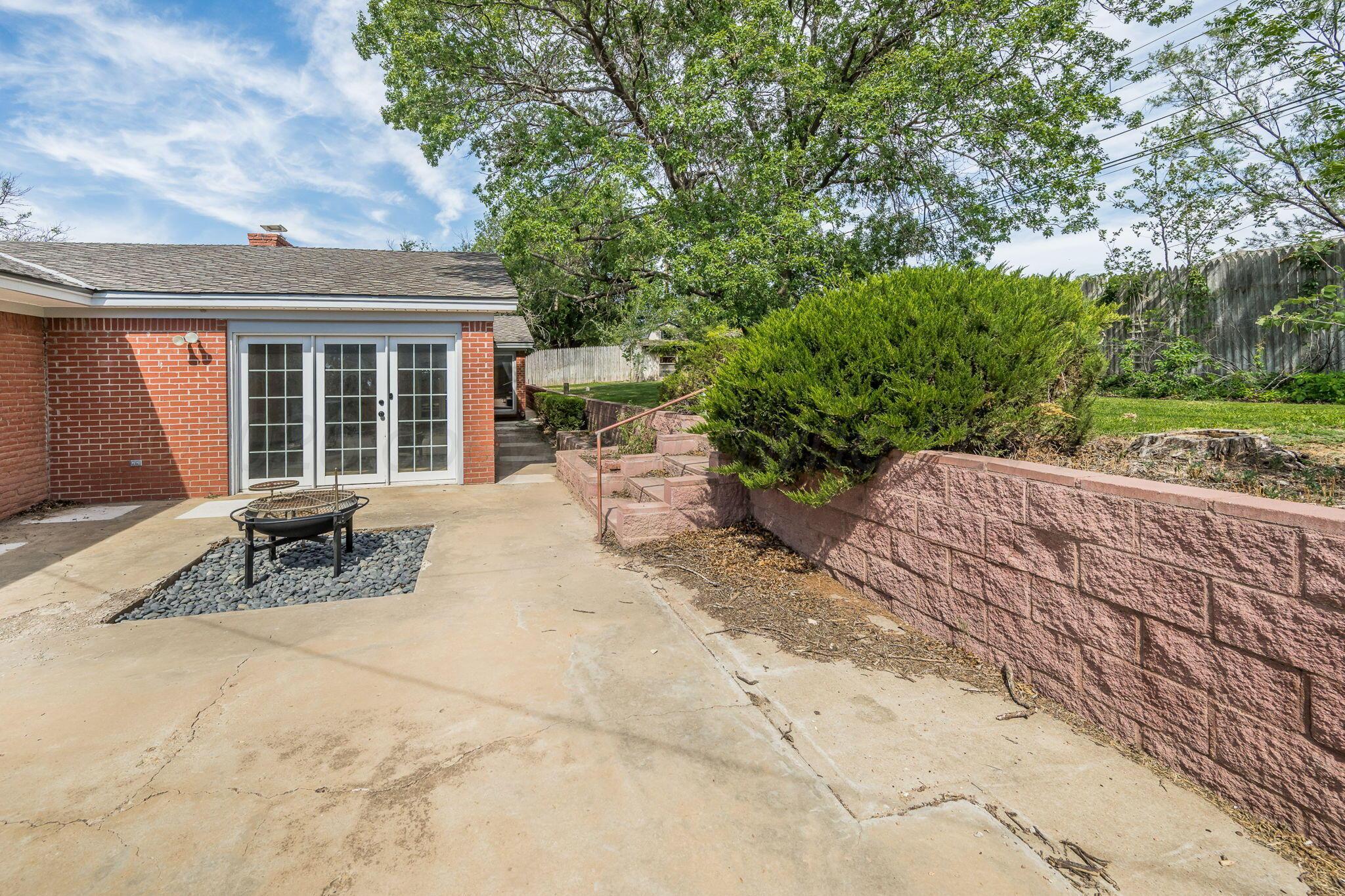 1409 Hillcrest Drive Property Photo 28