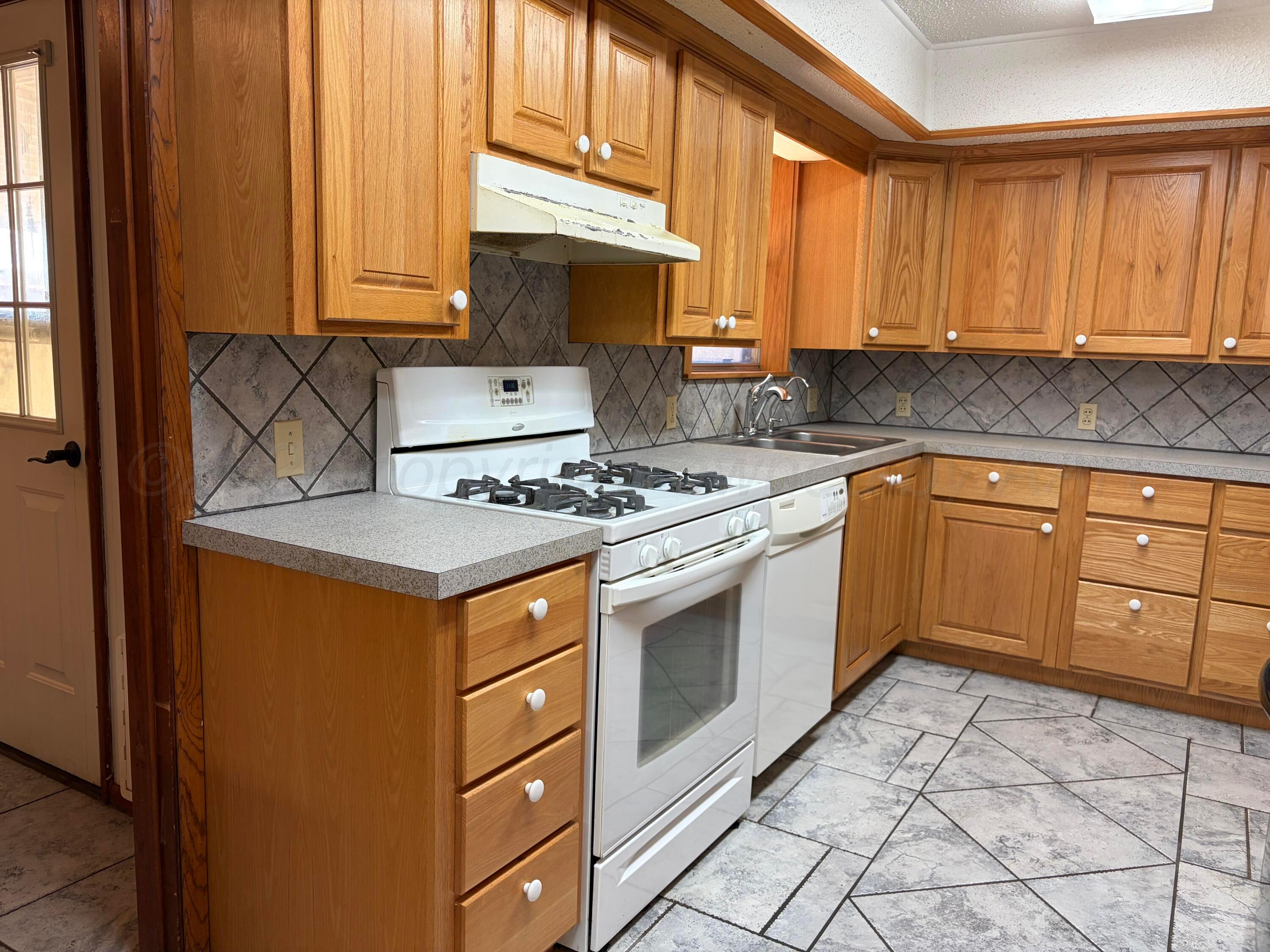 1700 Ellison Street Property Photo 29