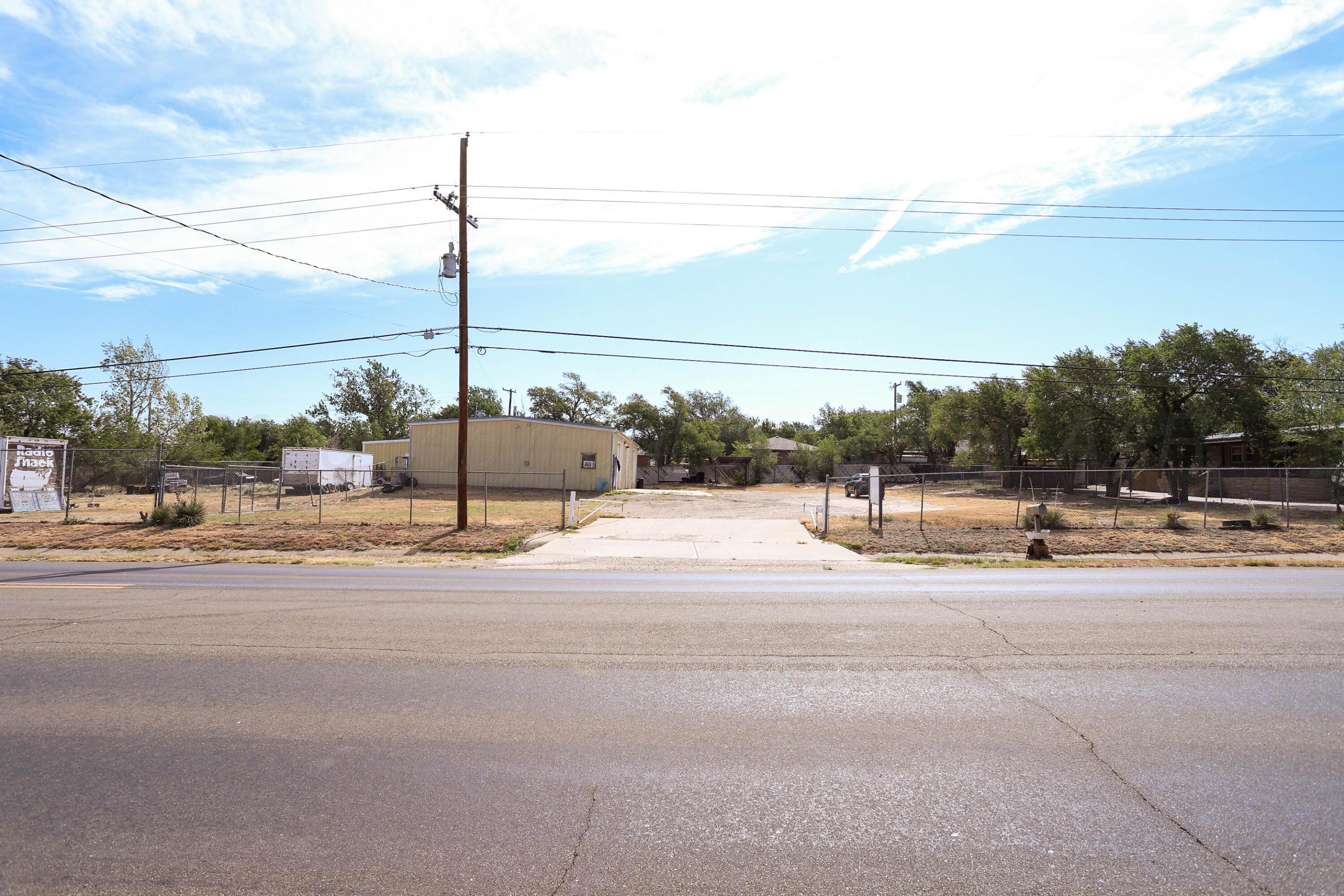 7624 River Road Property Photo 1