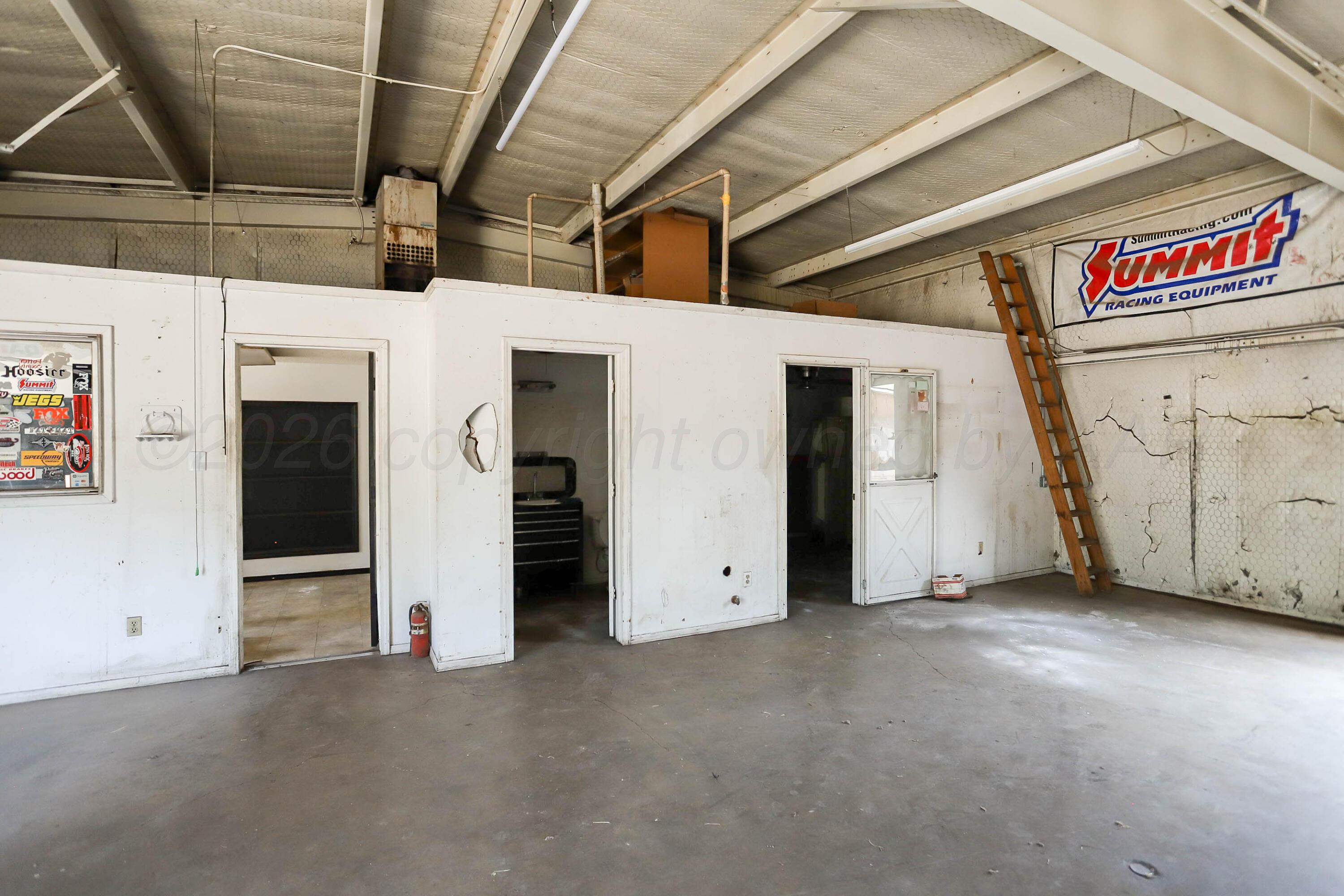 7624 River Road Property Photo 4