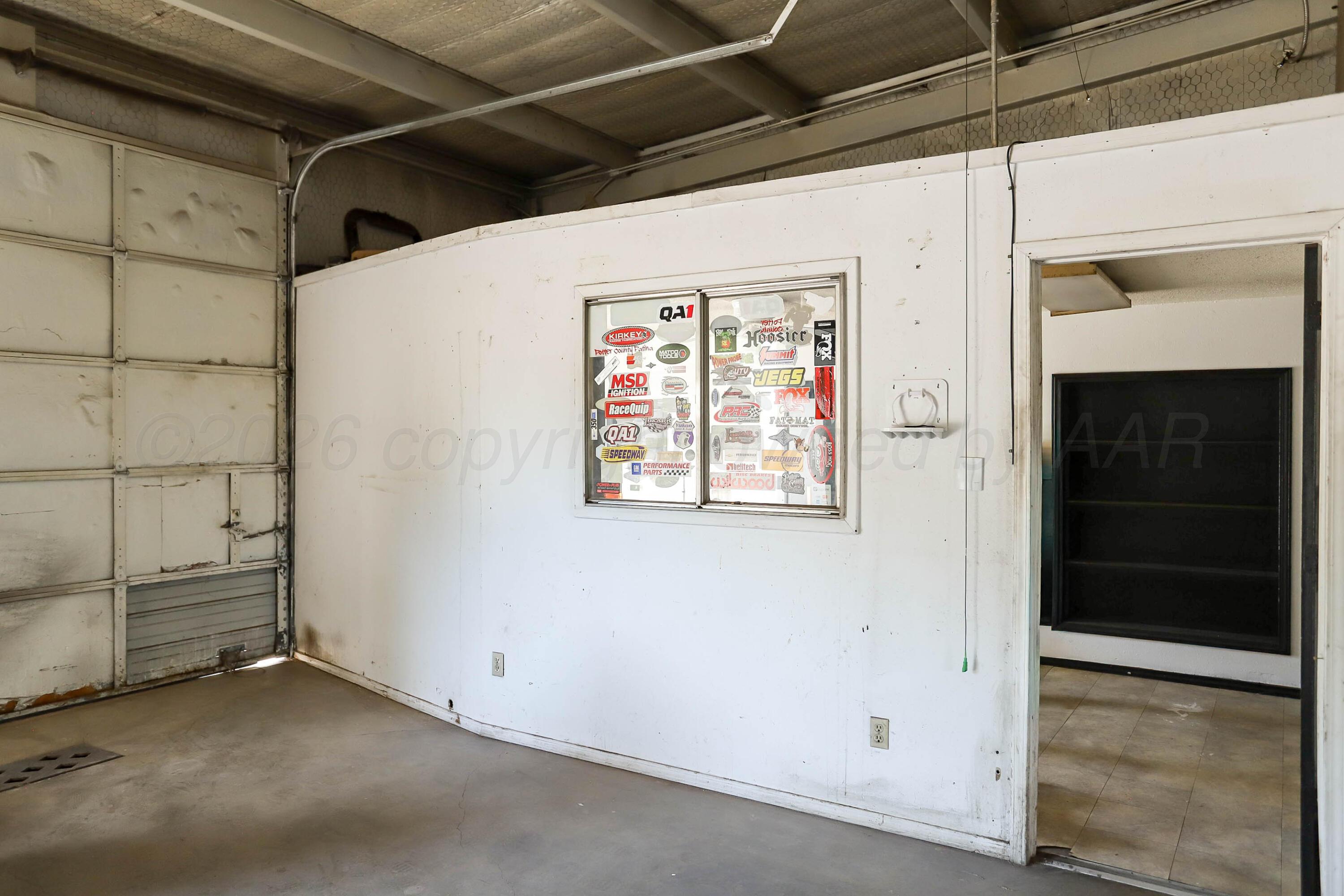 7624 River Road Property Photo 5