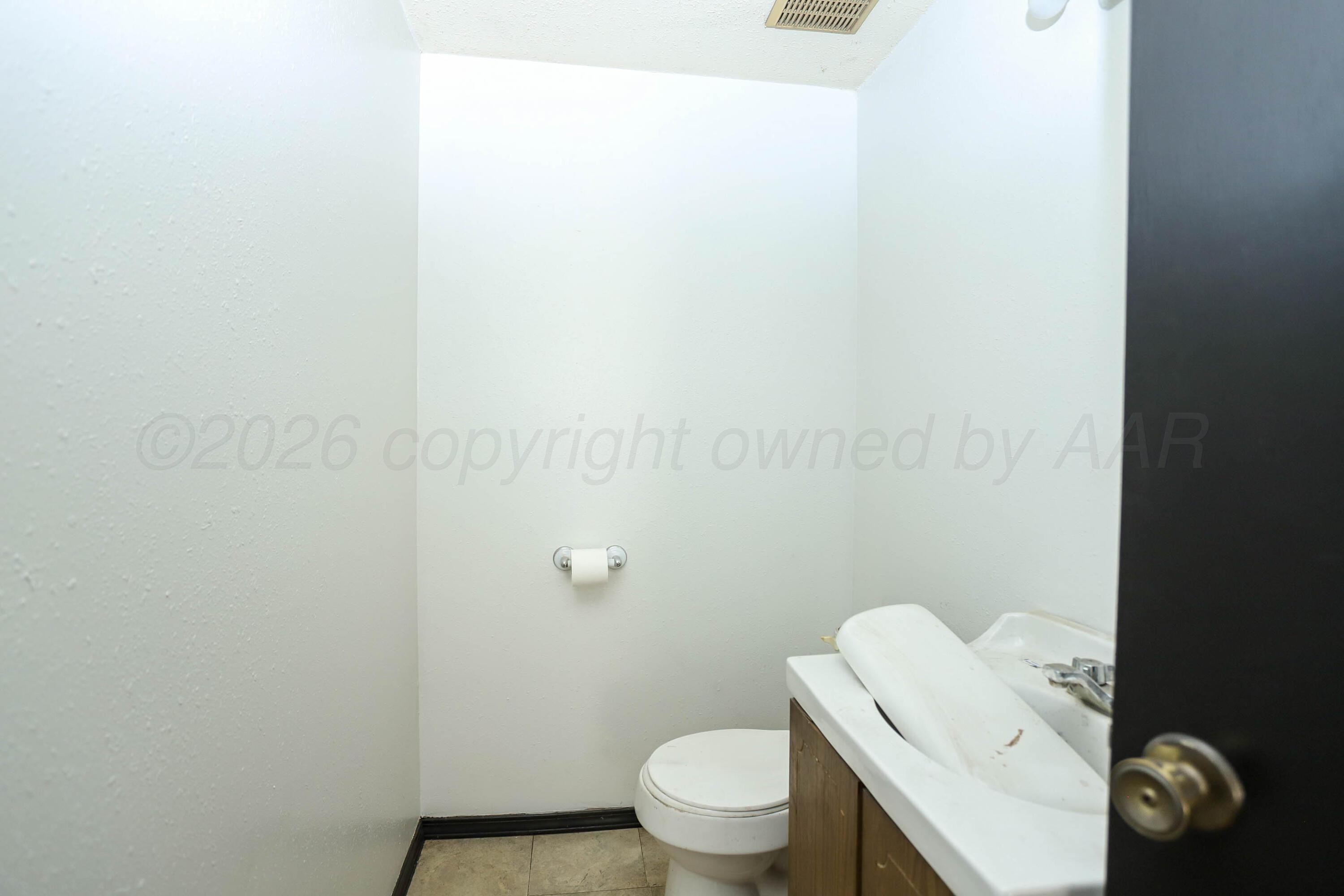 7624 River Road Property Photo 10