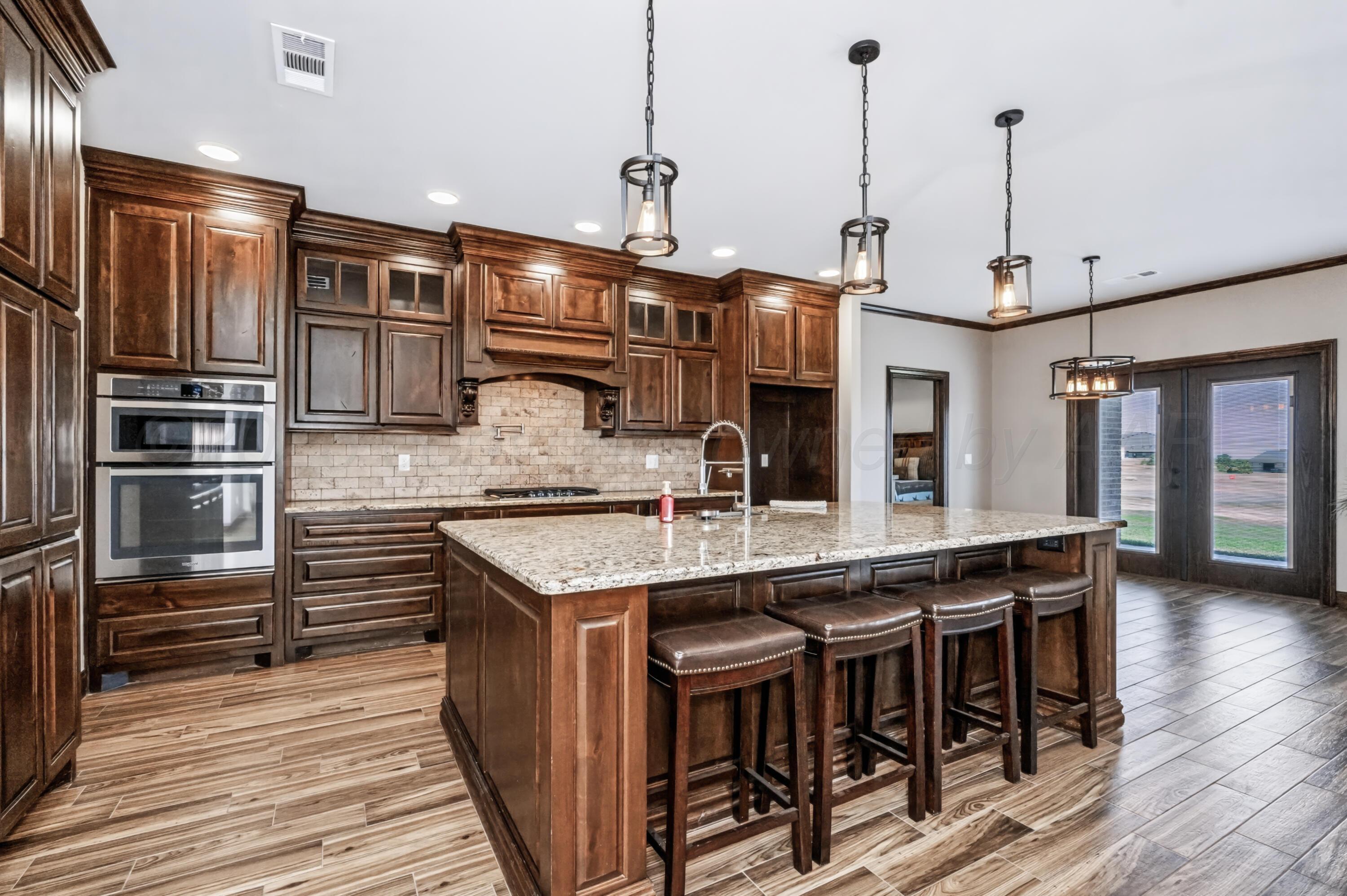 12951 Wandering Road Property Photo 5