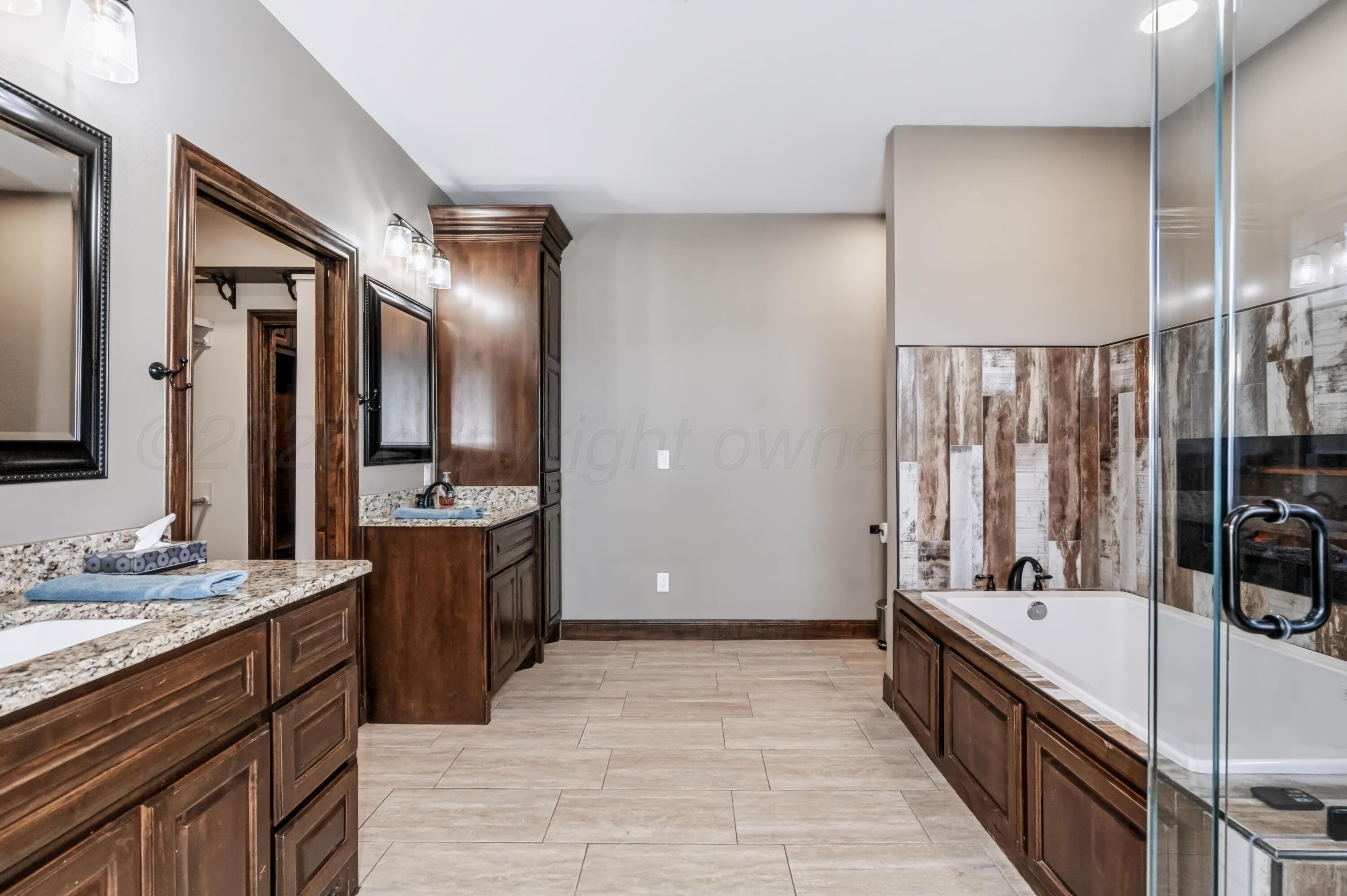 12951 Wandering Road Property Photo 11
