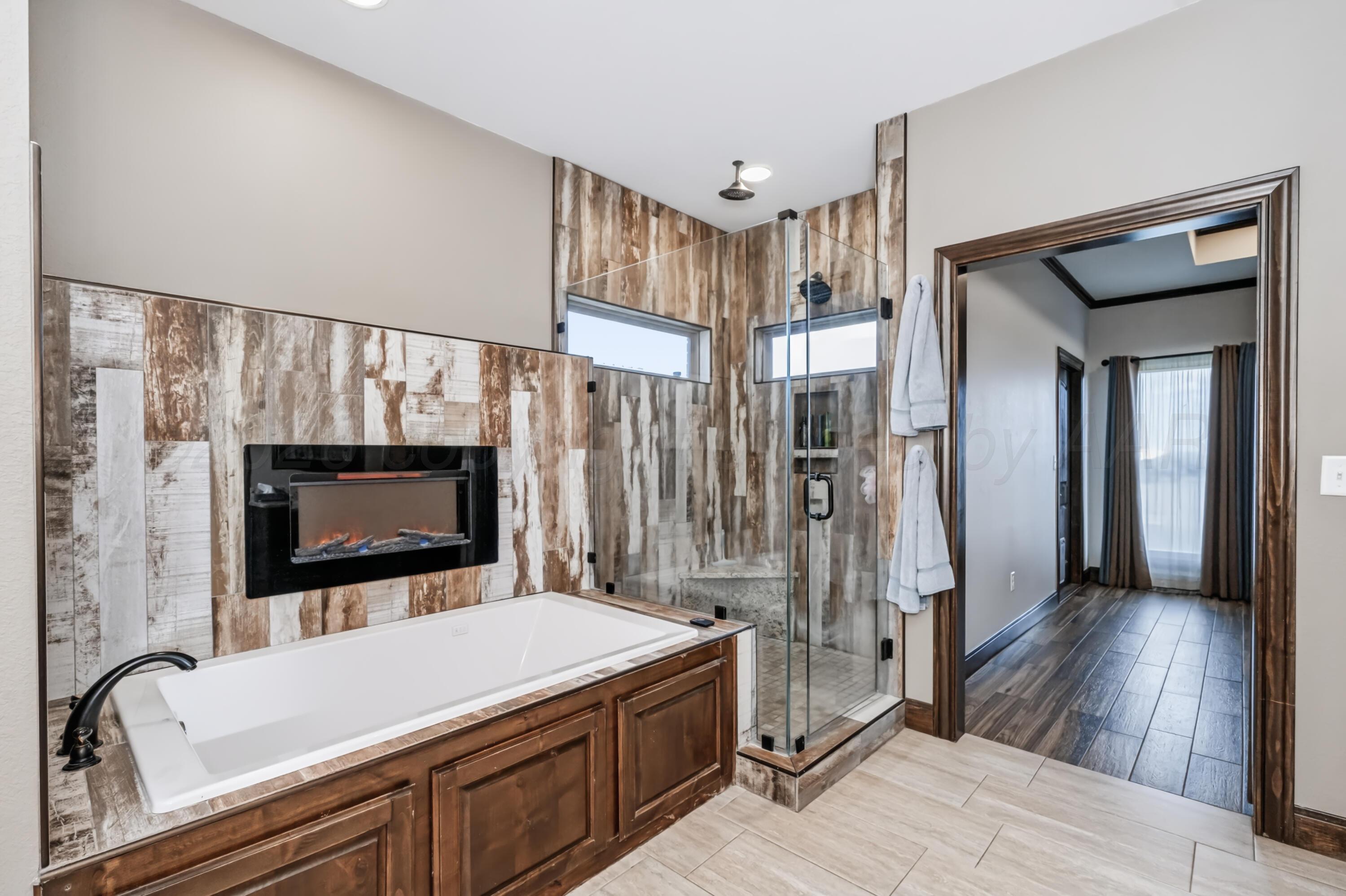 12951 Wandering Road Property Photo 12